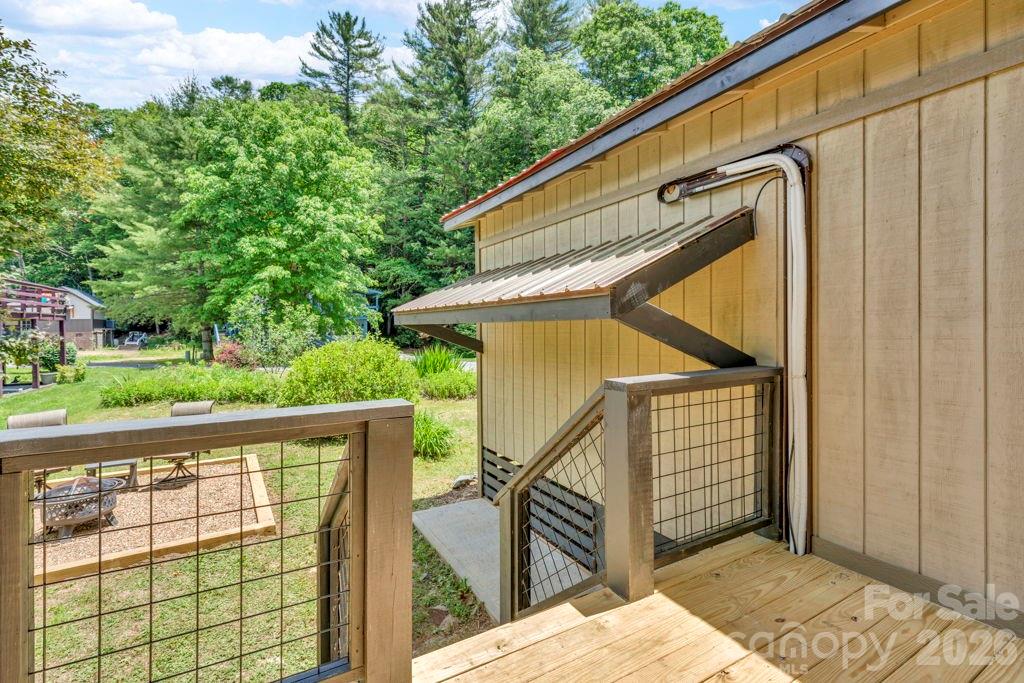 209 Meadow Loop — Newland
