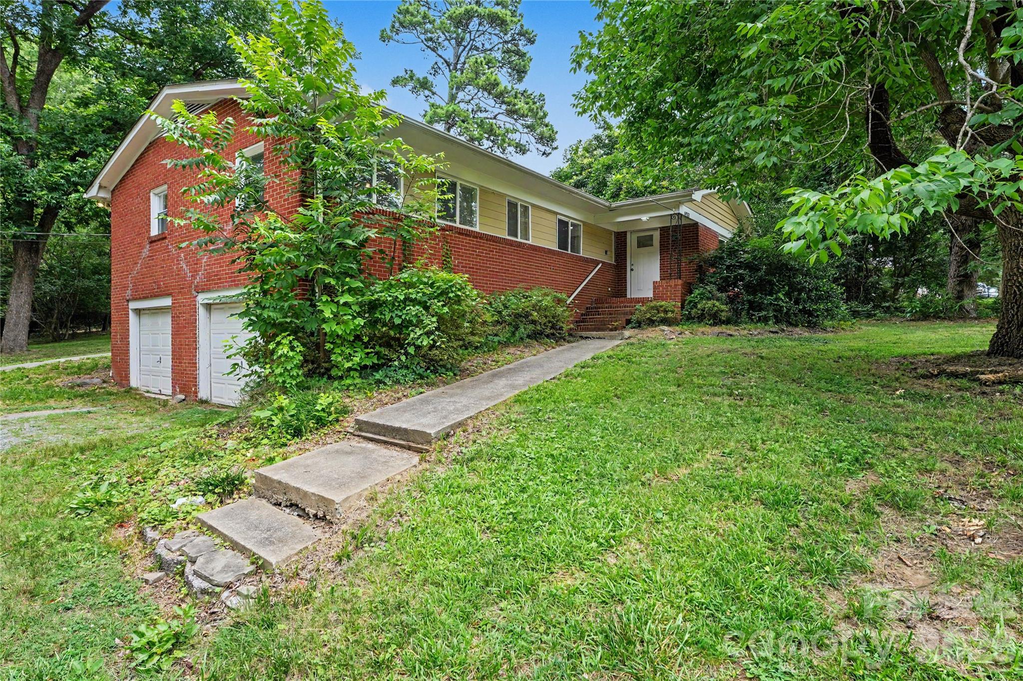 6931 Robinson Church Road — Charlotte