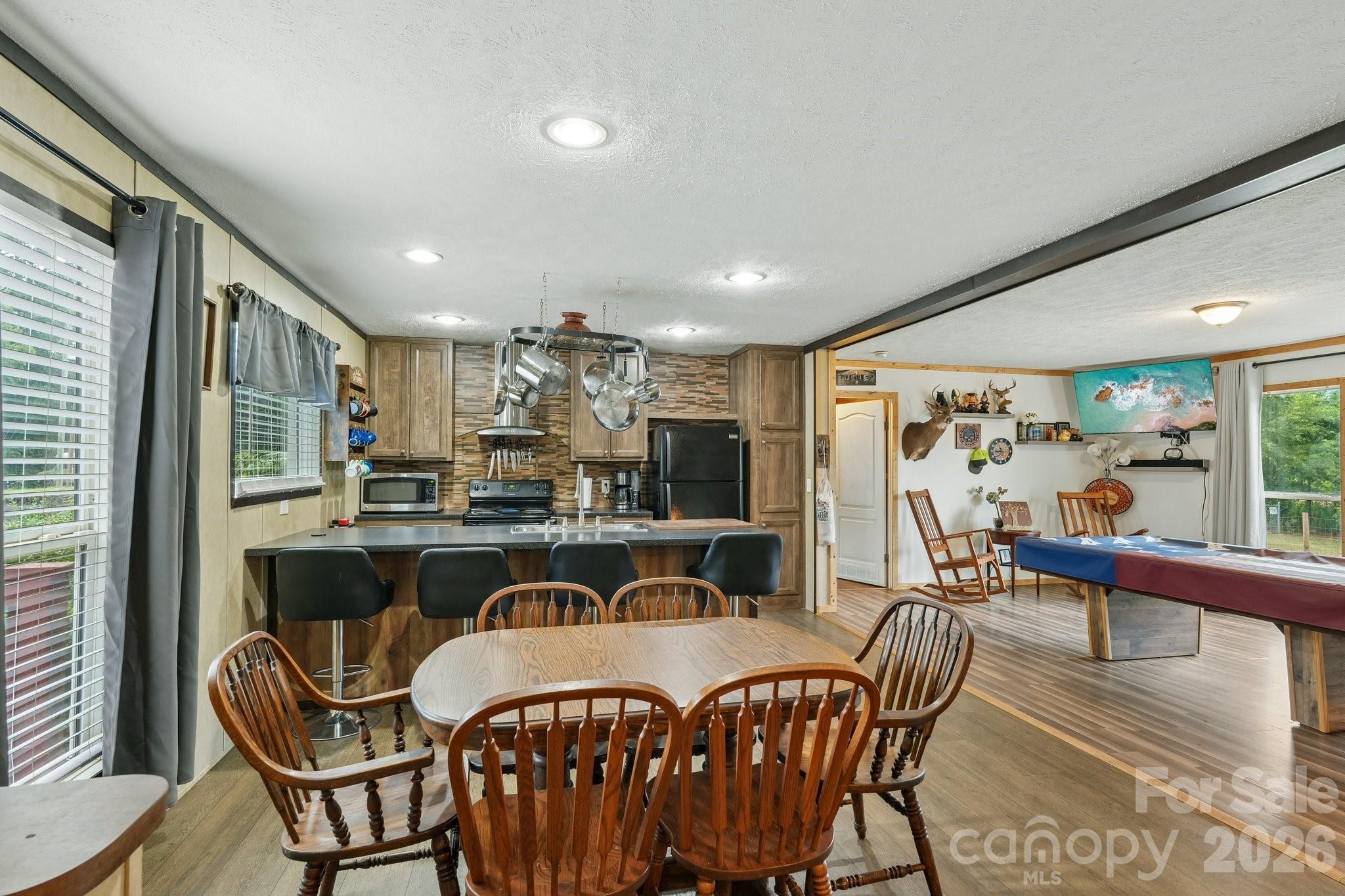 3443 Meldonna Drive — Maiden