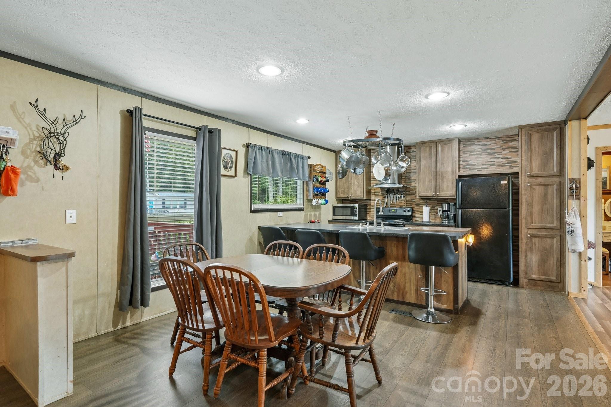 3443 Meldonna Drive — Maiden