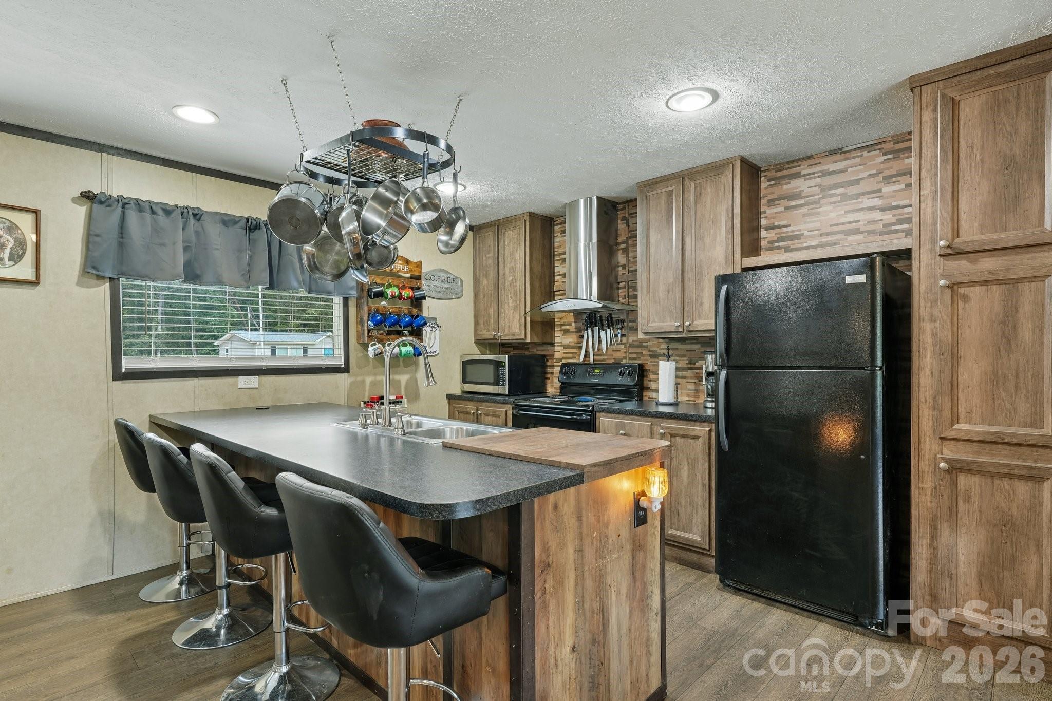 3443 Meldonna Drive — Maiden