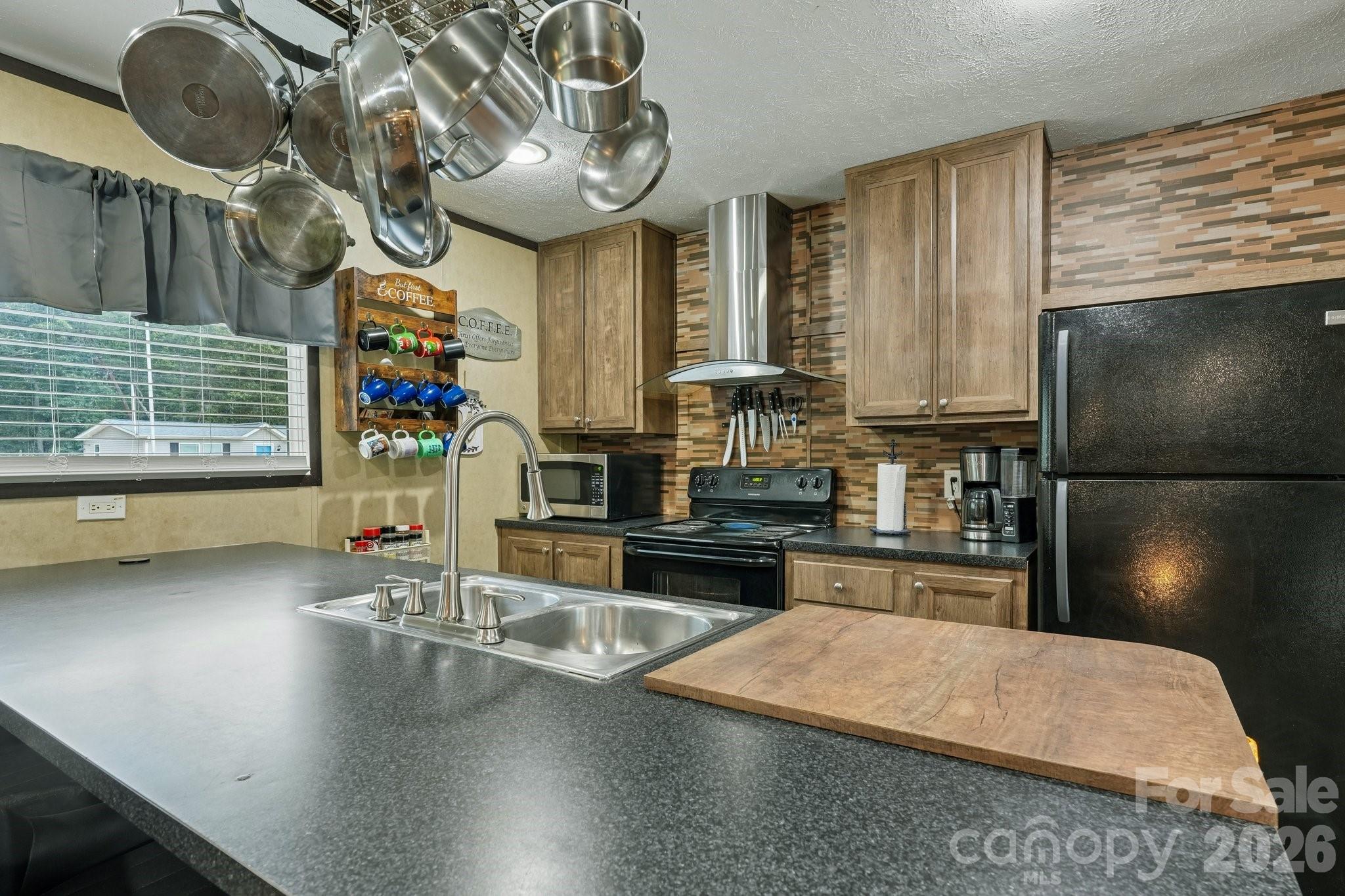 3443 Meldonna Drive — Maiden