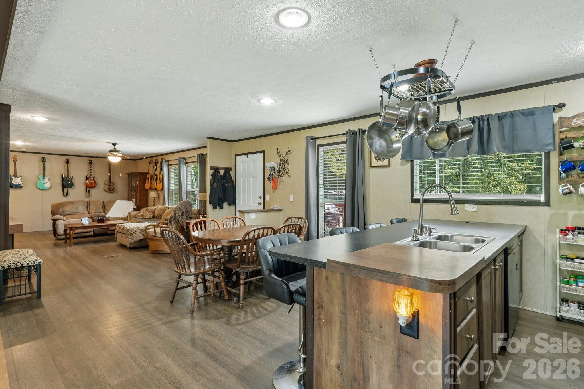 3443 Meldonna Drive — Maiden