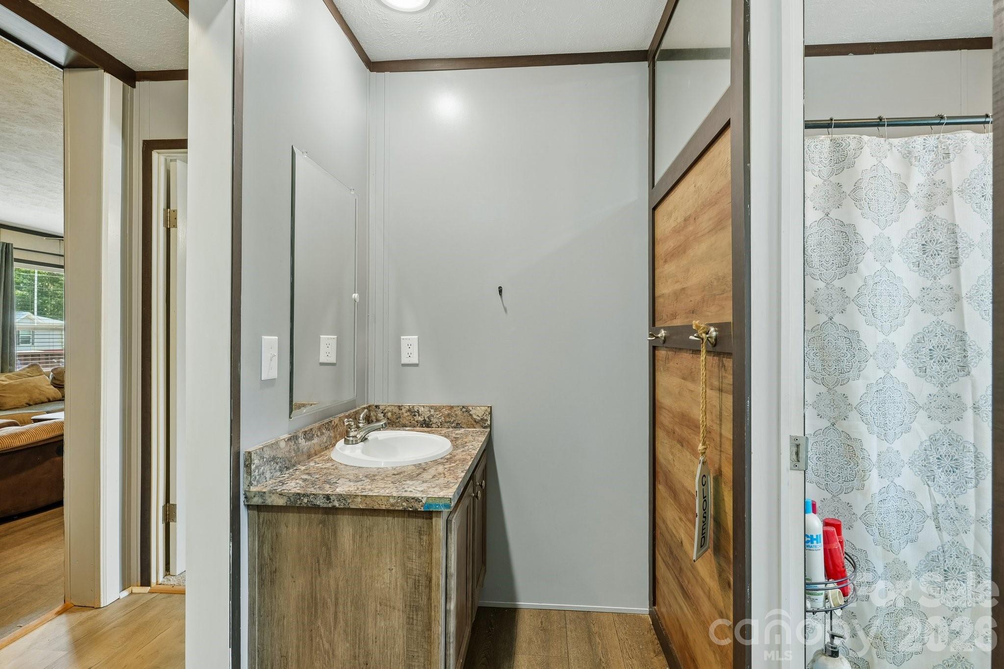 3443 Meldonna Drive — Maiden