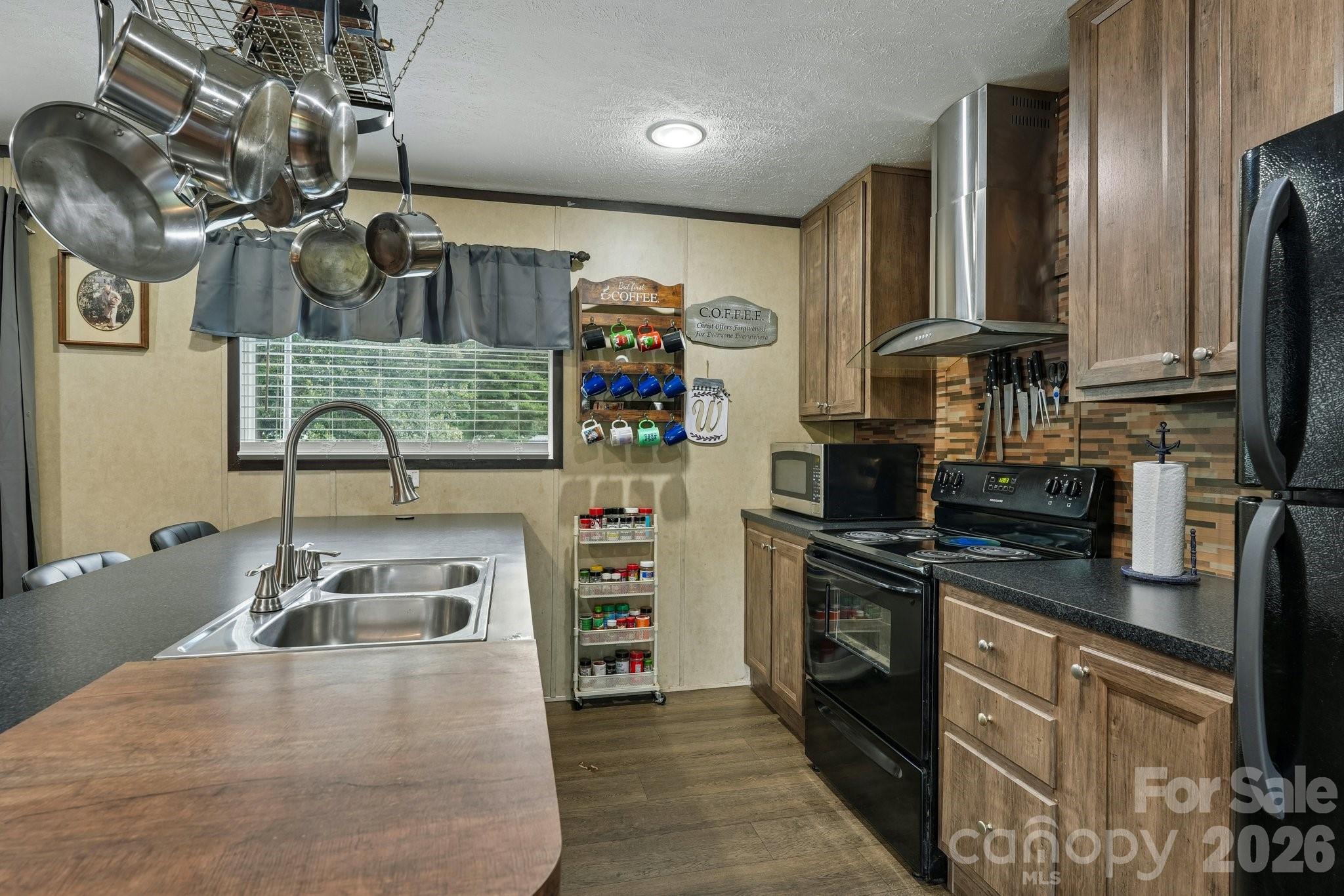 3443 Meldonna Drive — Maiden