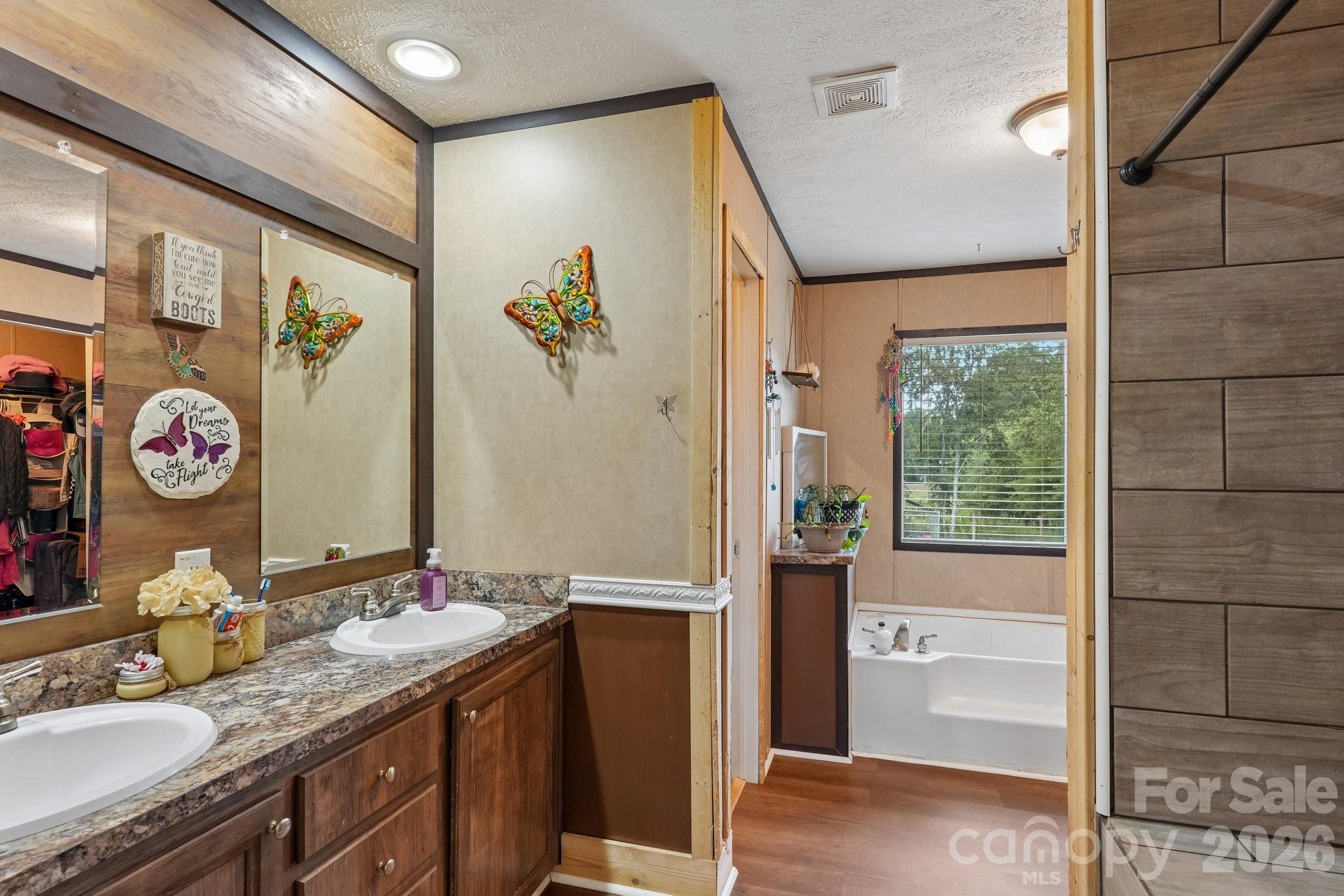 3443 Meldonna Drive — Maiden