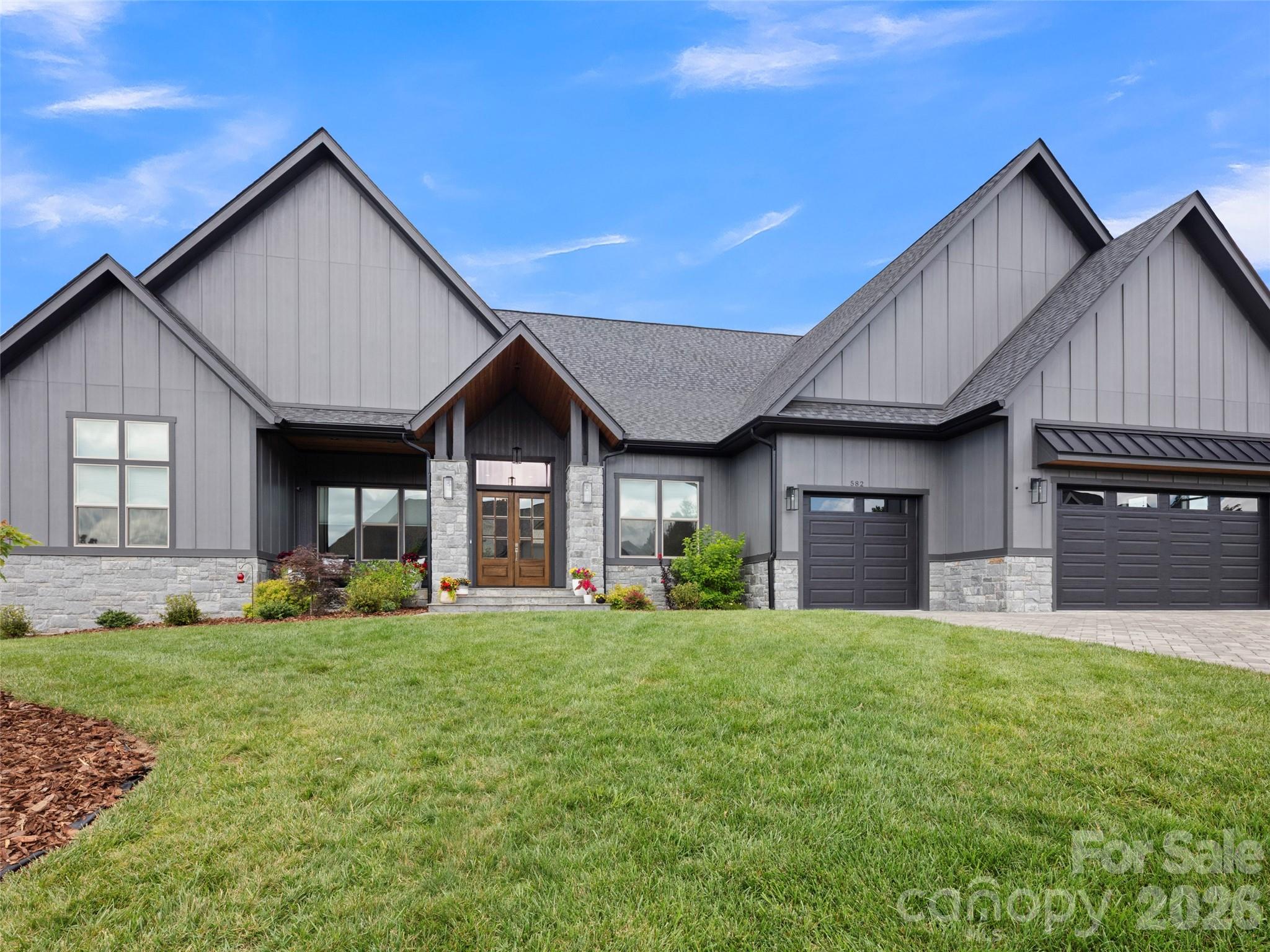582 Daniel Circle Drive — Mills River