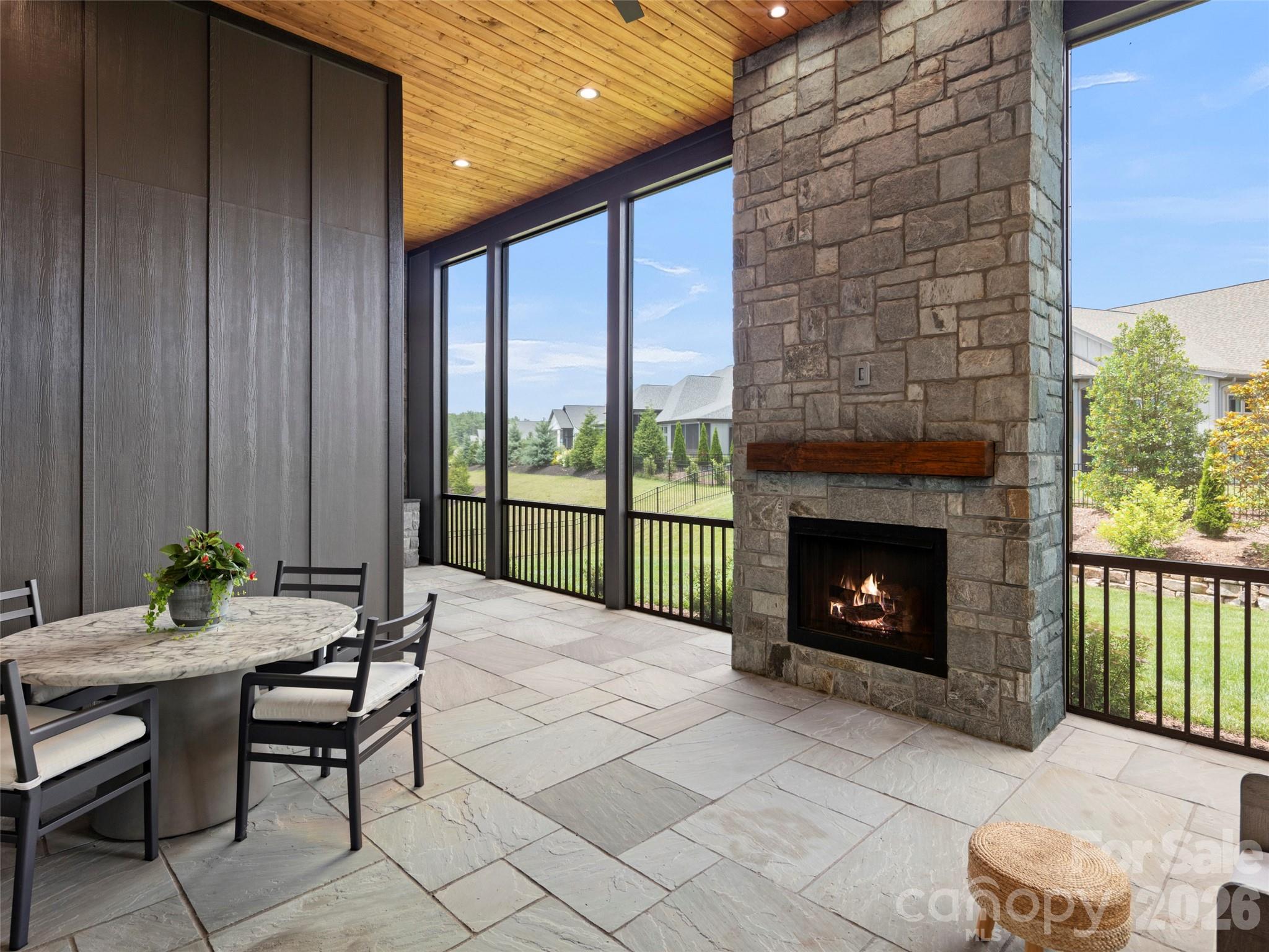 582 Daniel Circle Drive — Mills River