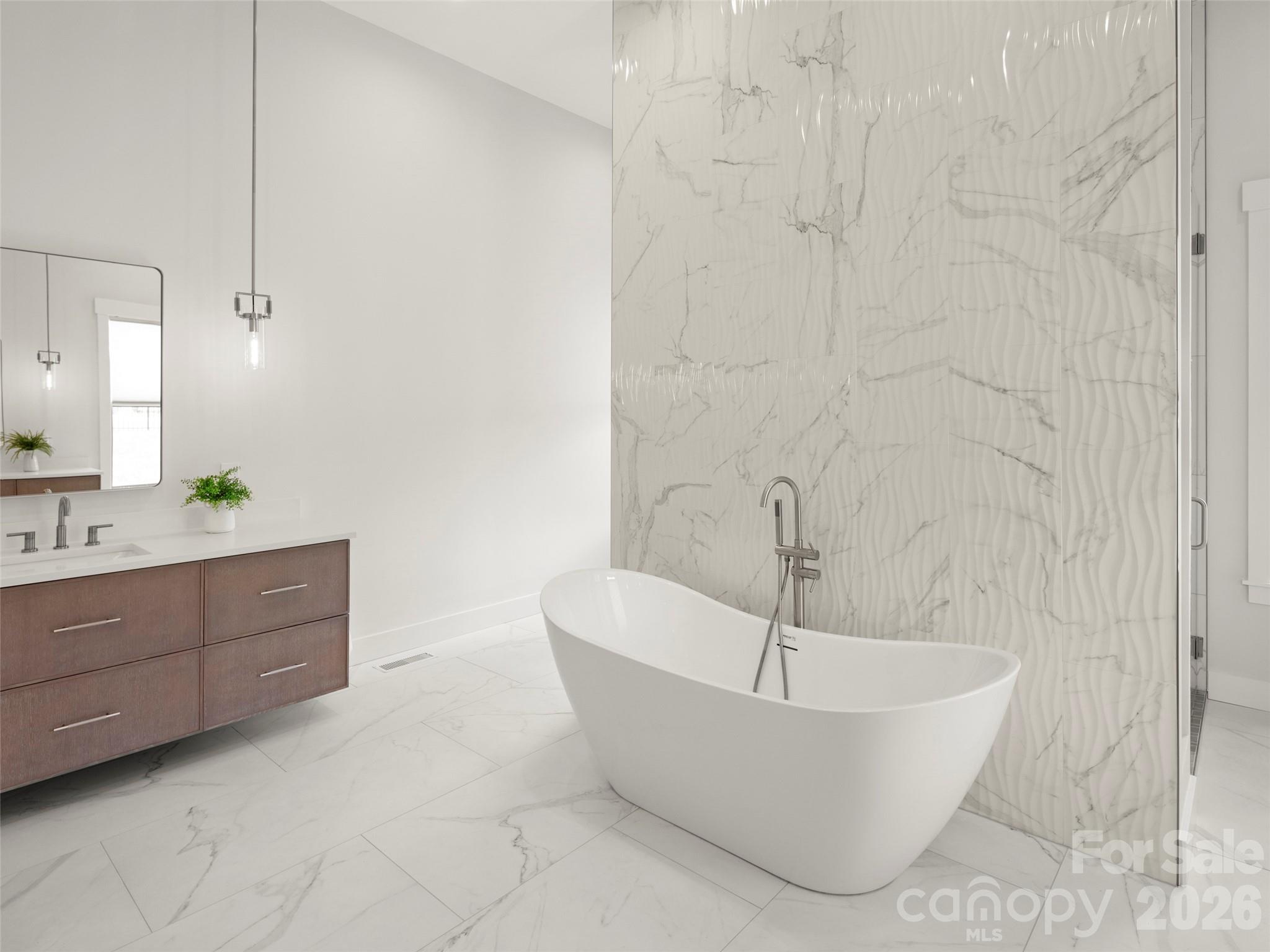 582 Daniel Circle Drive — Mills River