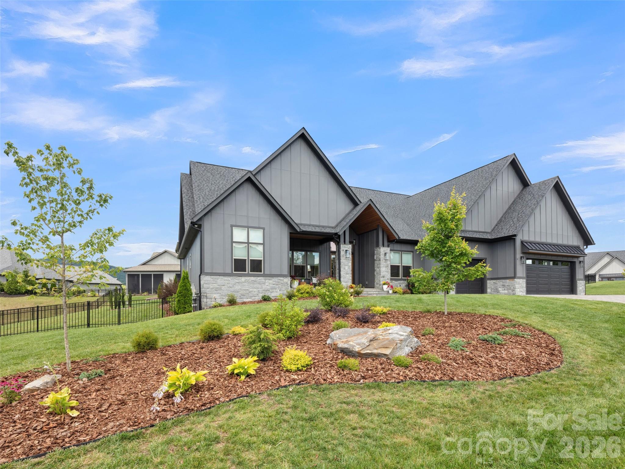 582 Daniel Circle Drive — Mills River
