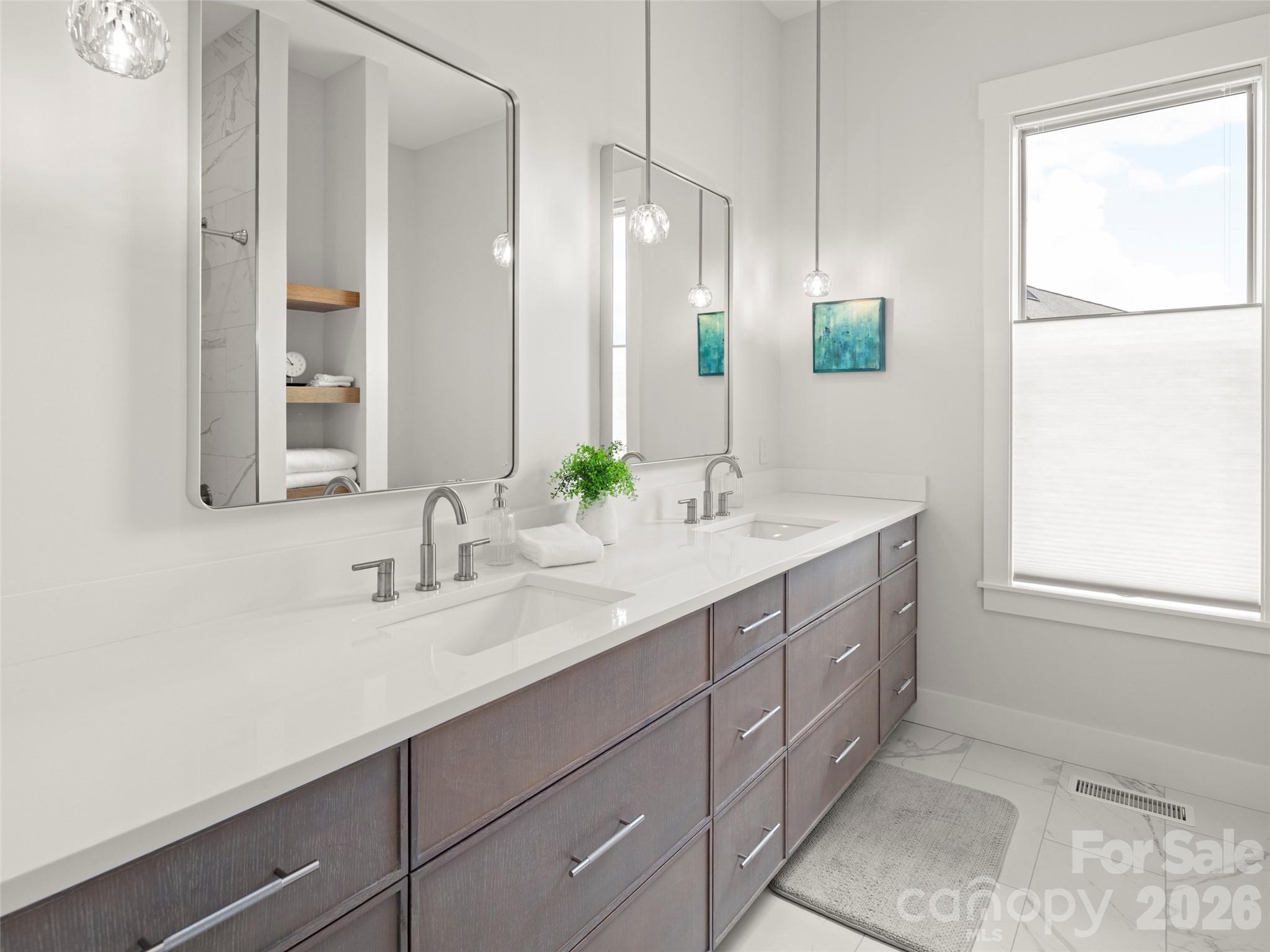 582 Daniel Circle Drive — Mills River