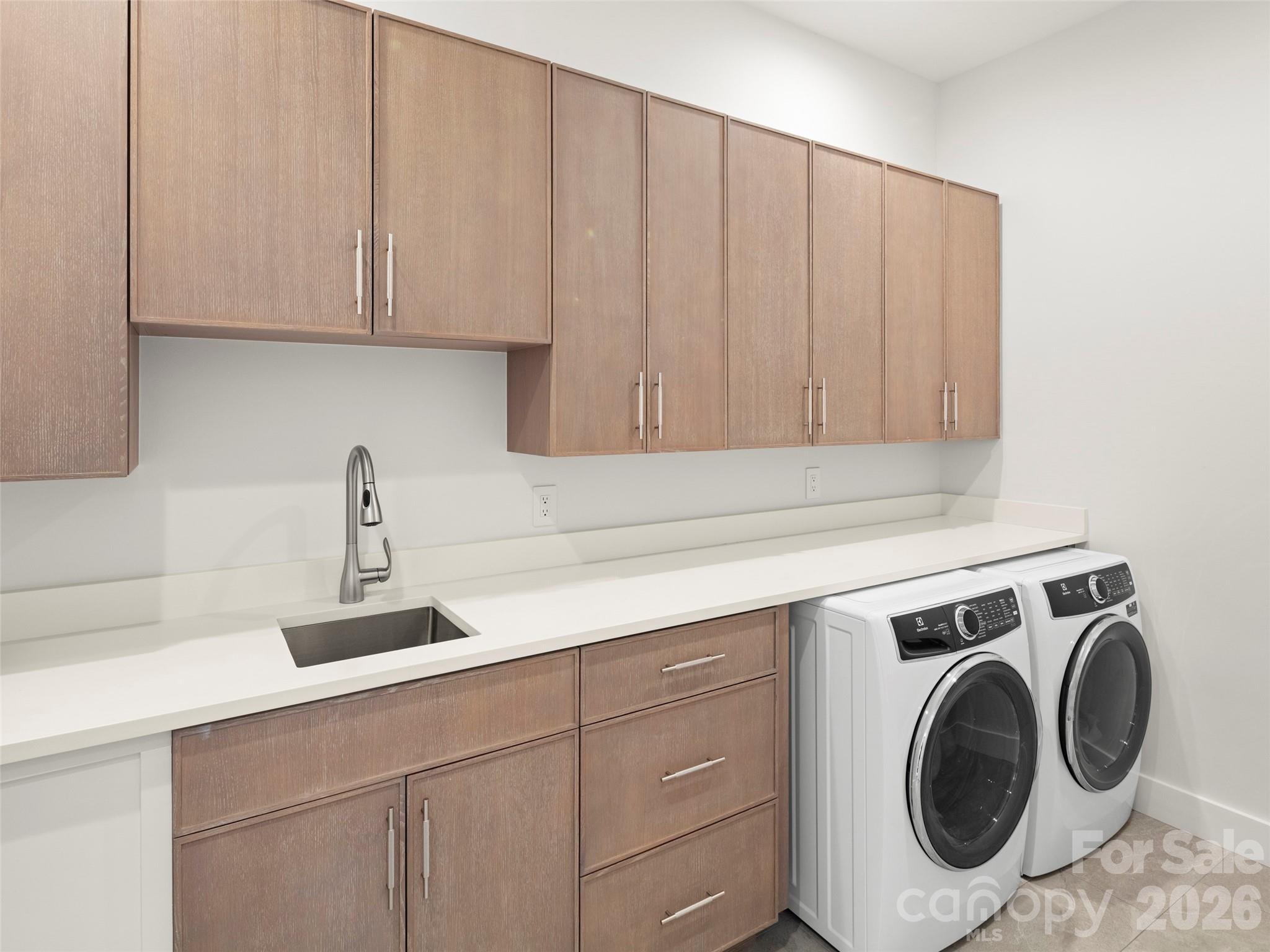 582 Daniel Circle Drive — Mills River