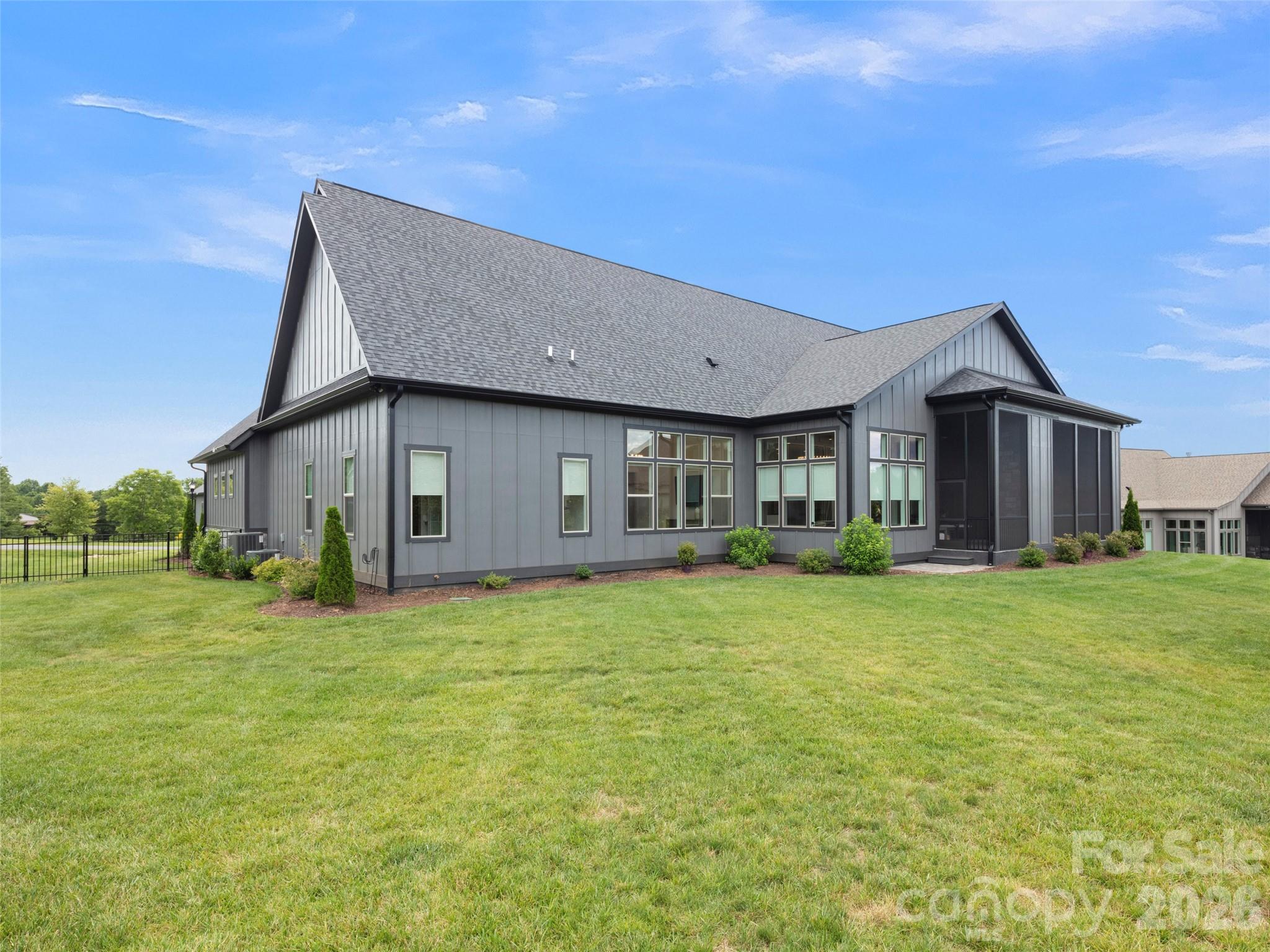 582 Daniel Circle Drive — Mills River