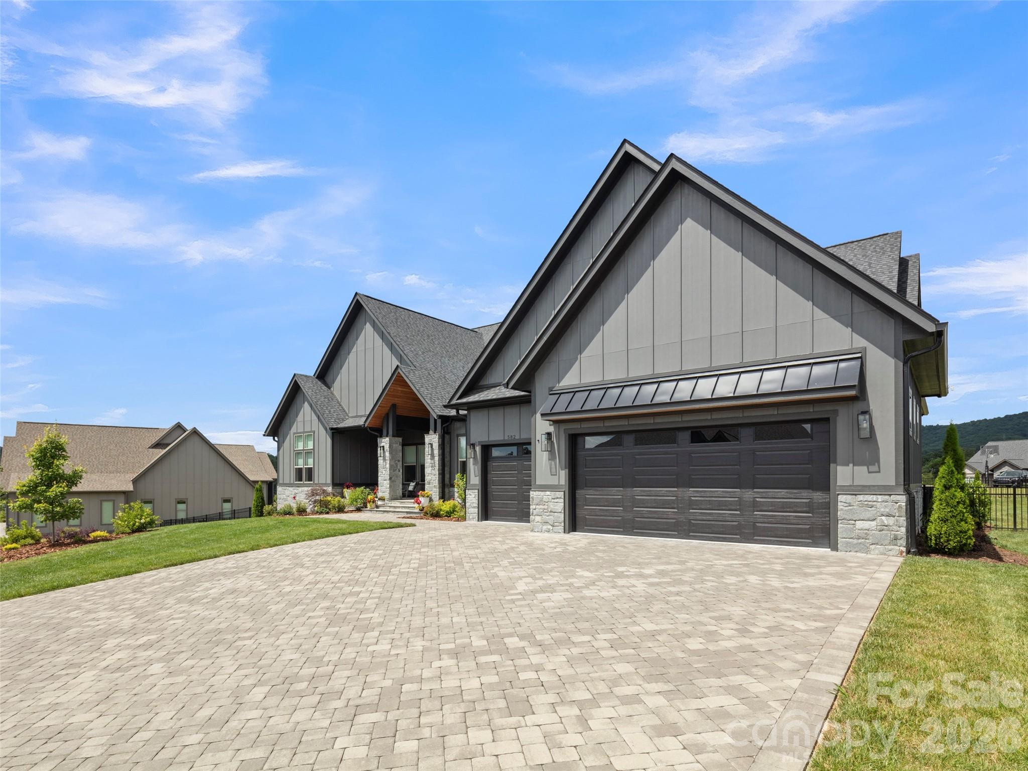 582 Daniel Circle Drive — Mills River