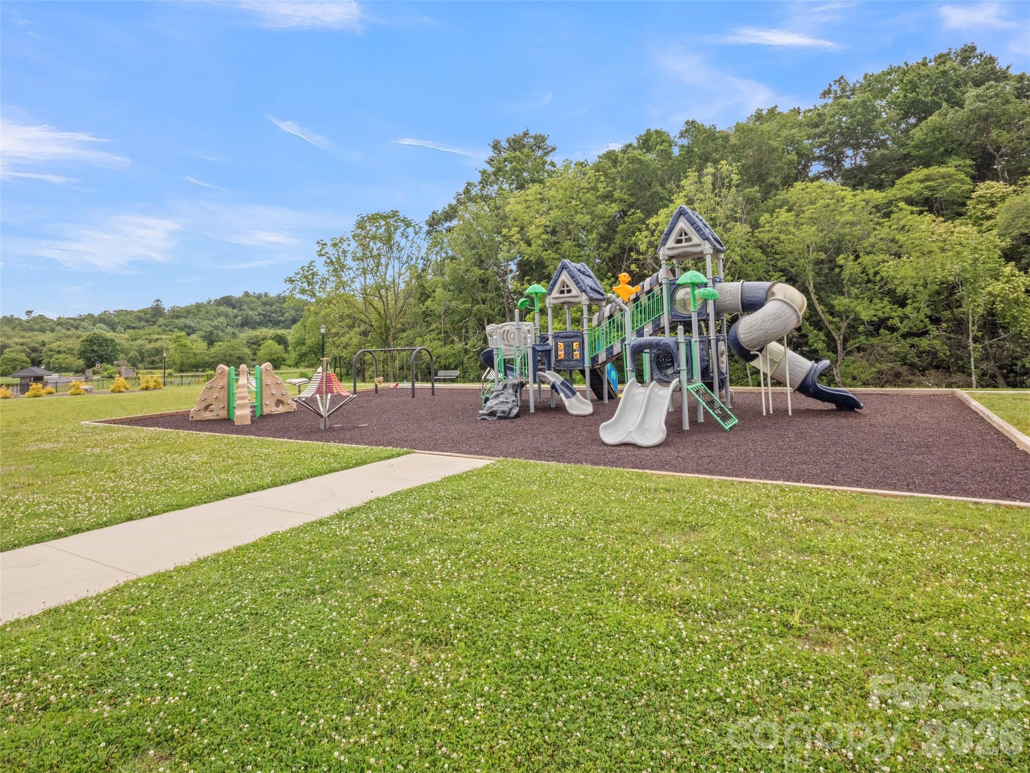 582 Daniel Circle Drive — Mills River