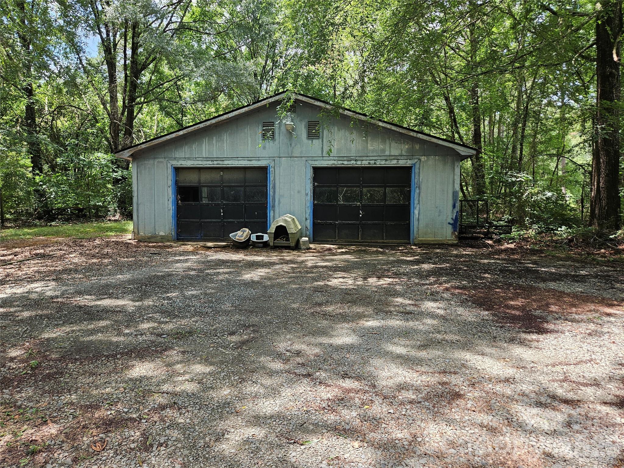 11488 Beagle Street — Midland