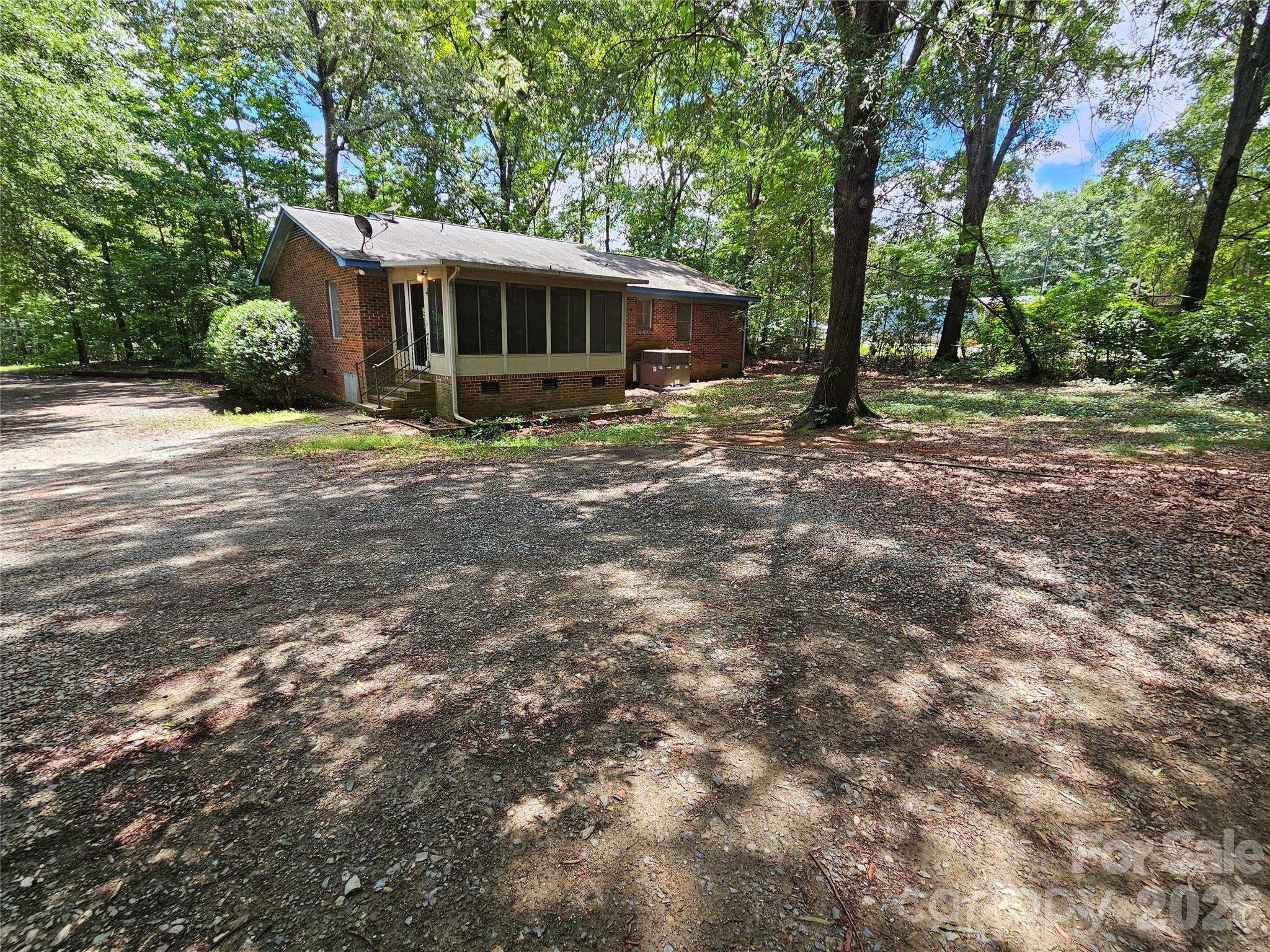 11488 Beagle Street — Midland
