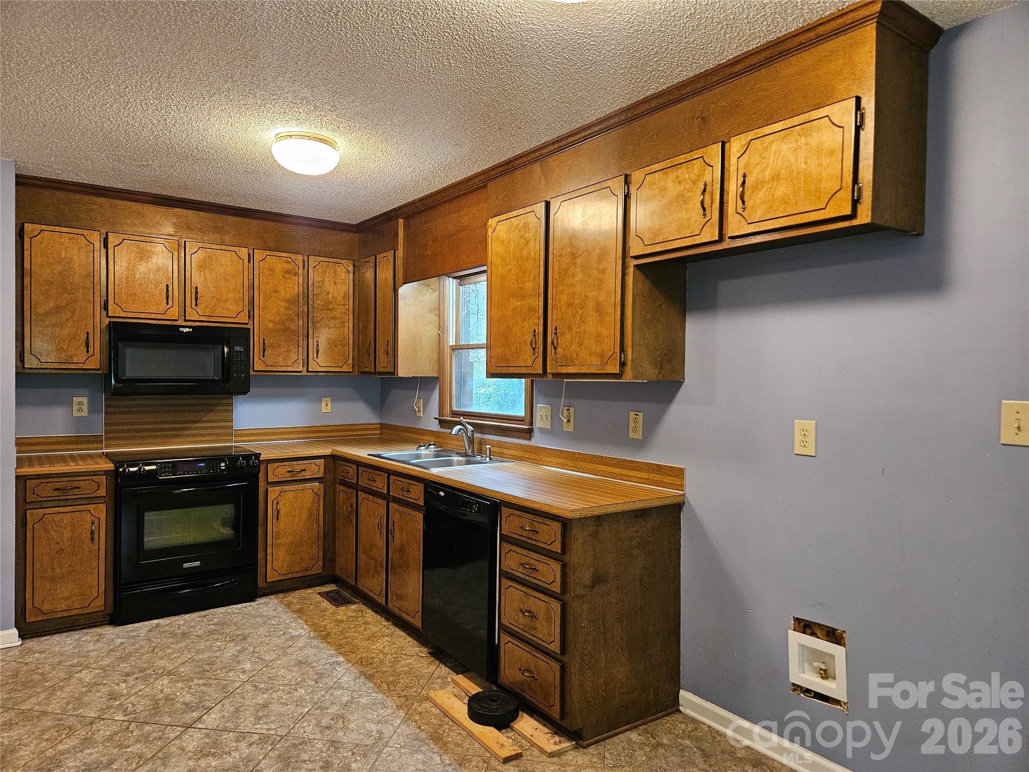 11488 Beagle Street — Midland