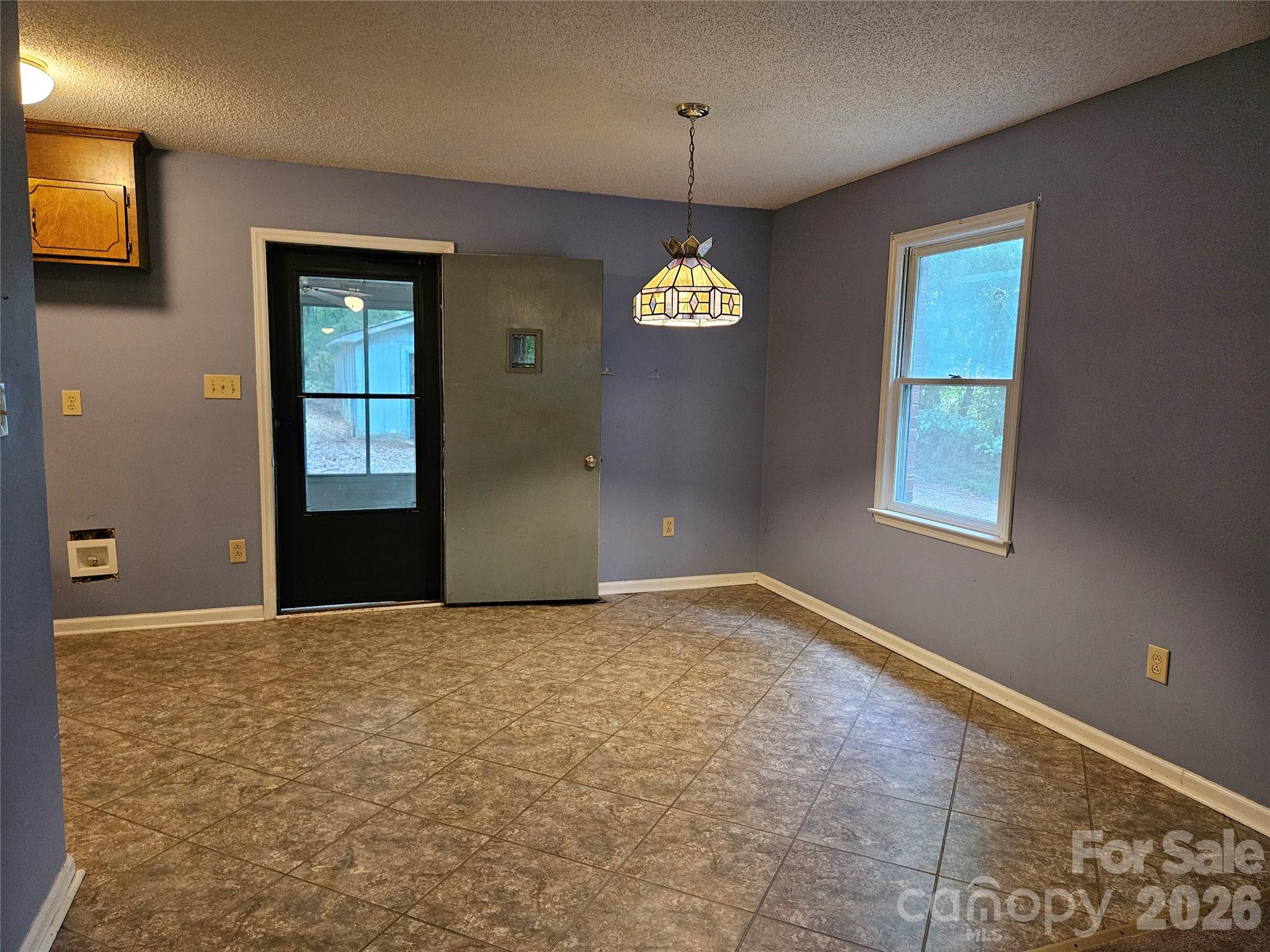 11488 Beagle Street — Midland