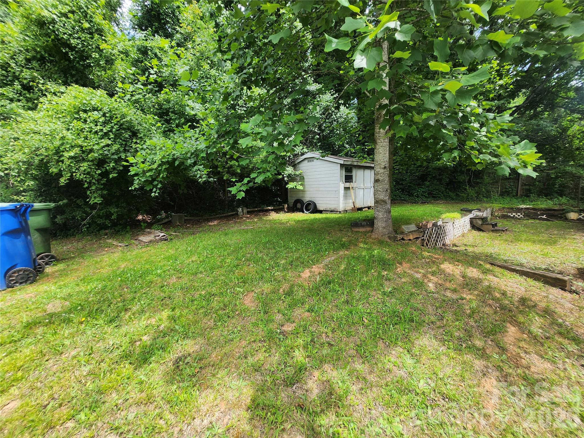 208 London Road — Asheville