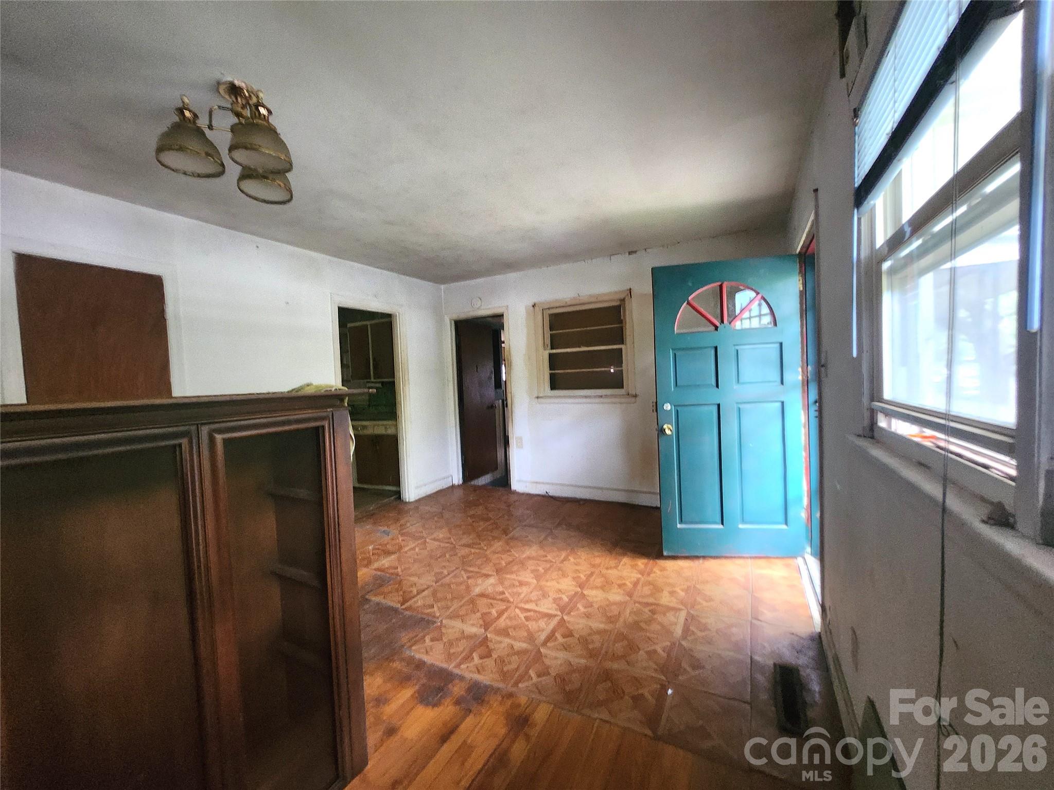 208 London Road — Asheville