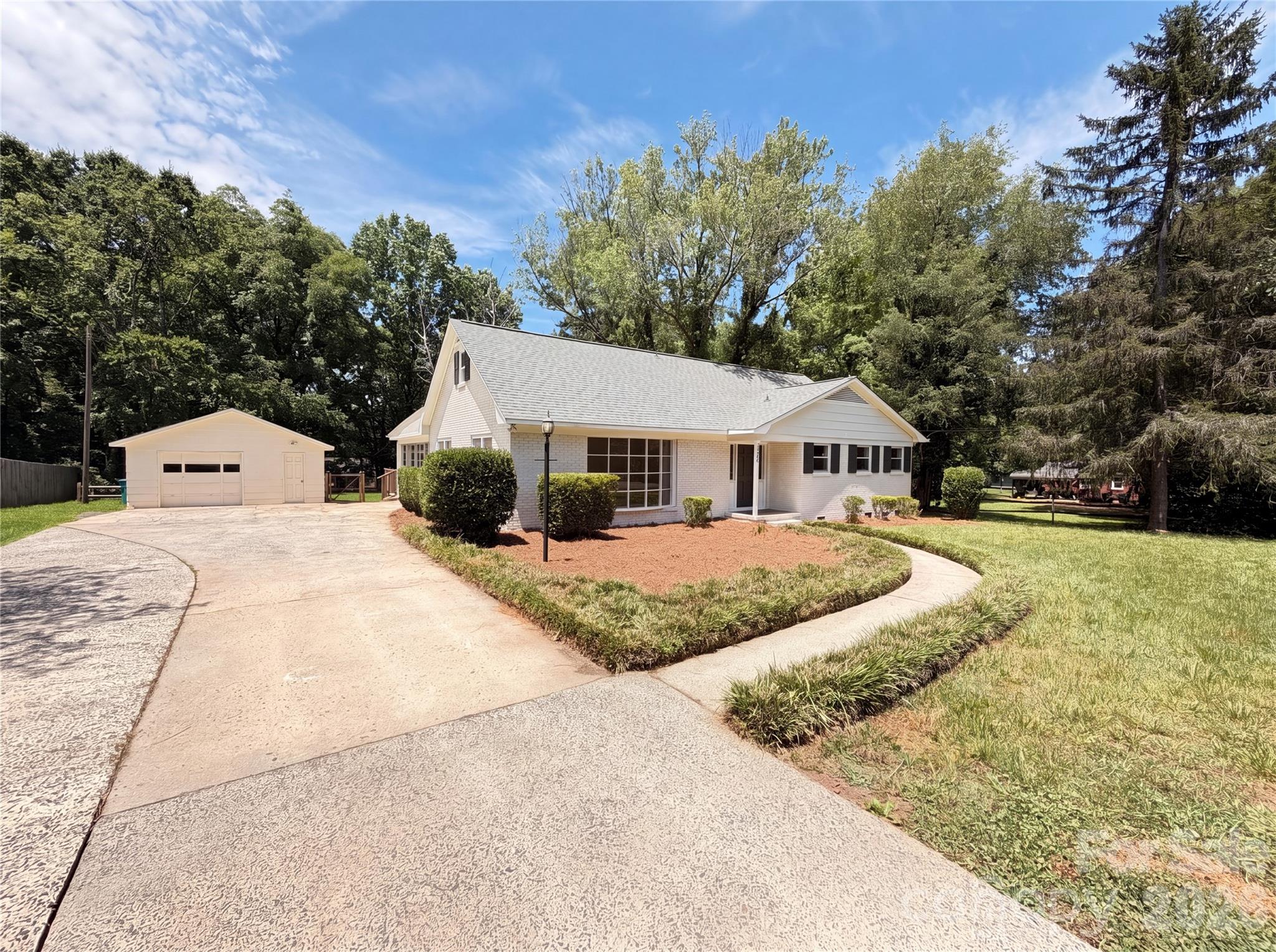 11932 Idlewild Road — Matthews