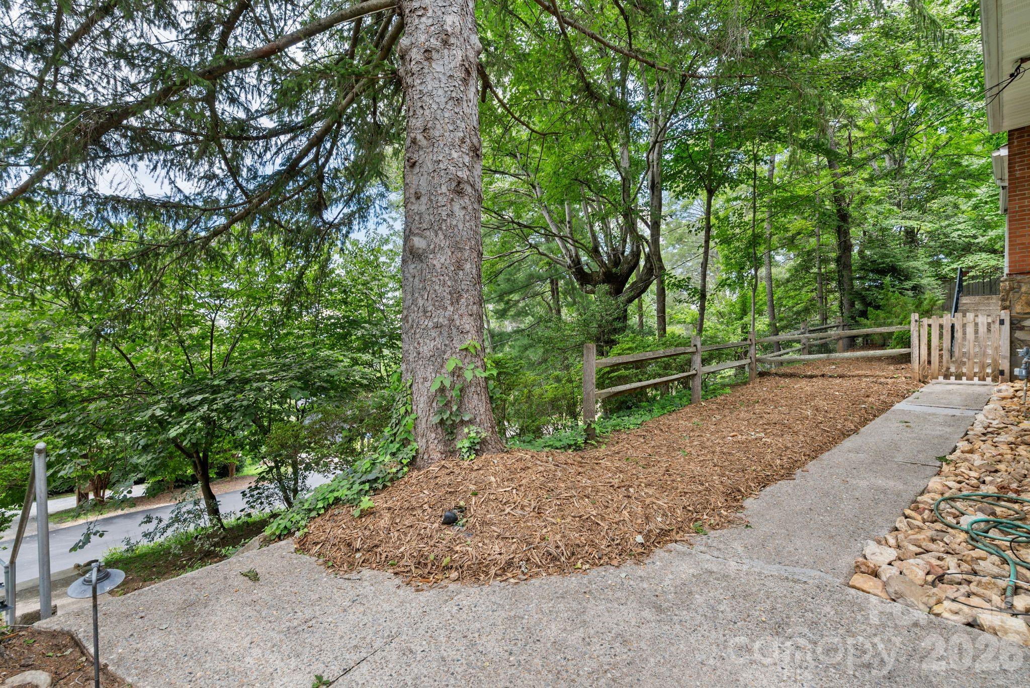 11 Von Ruck Court — Asheville