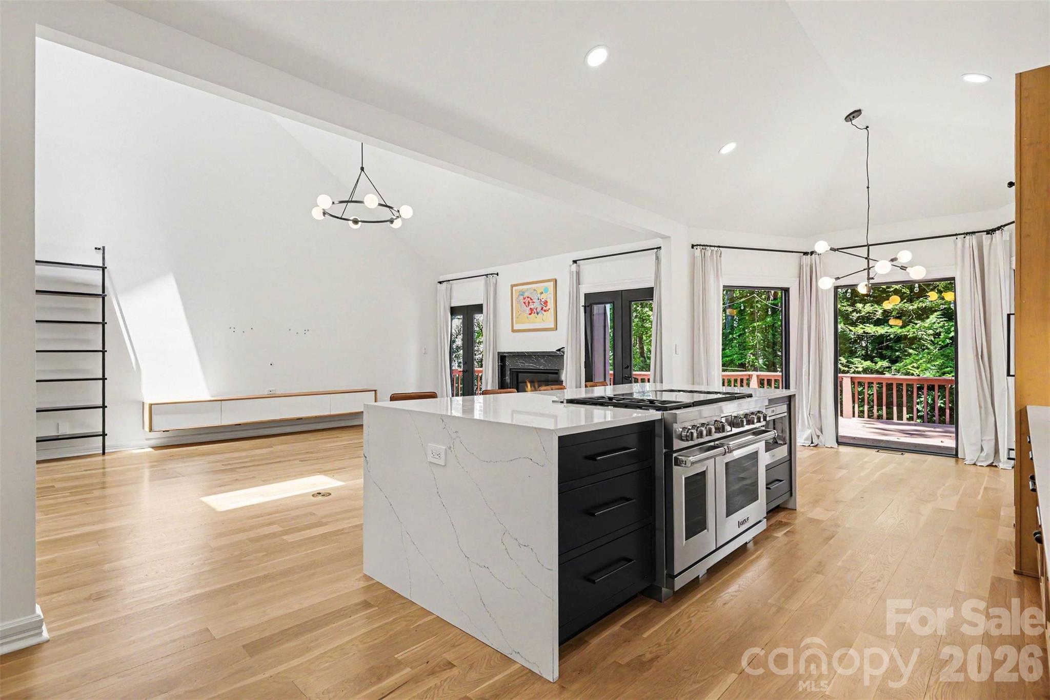 5123 Randolph Road — Charlotte