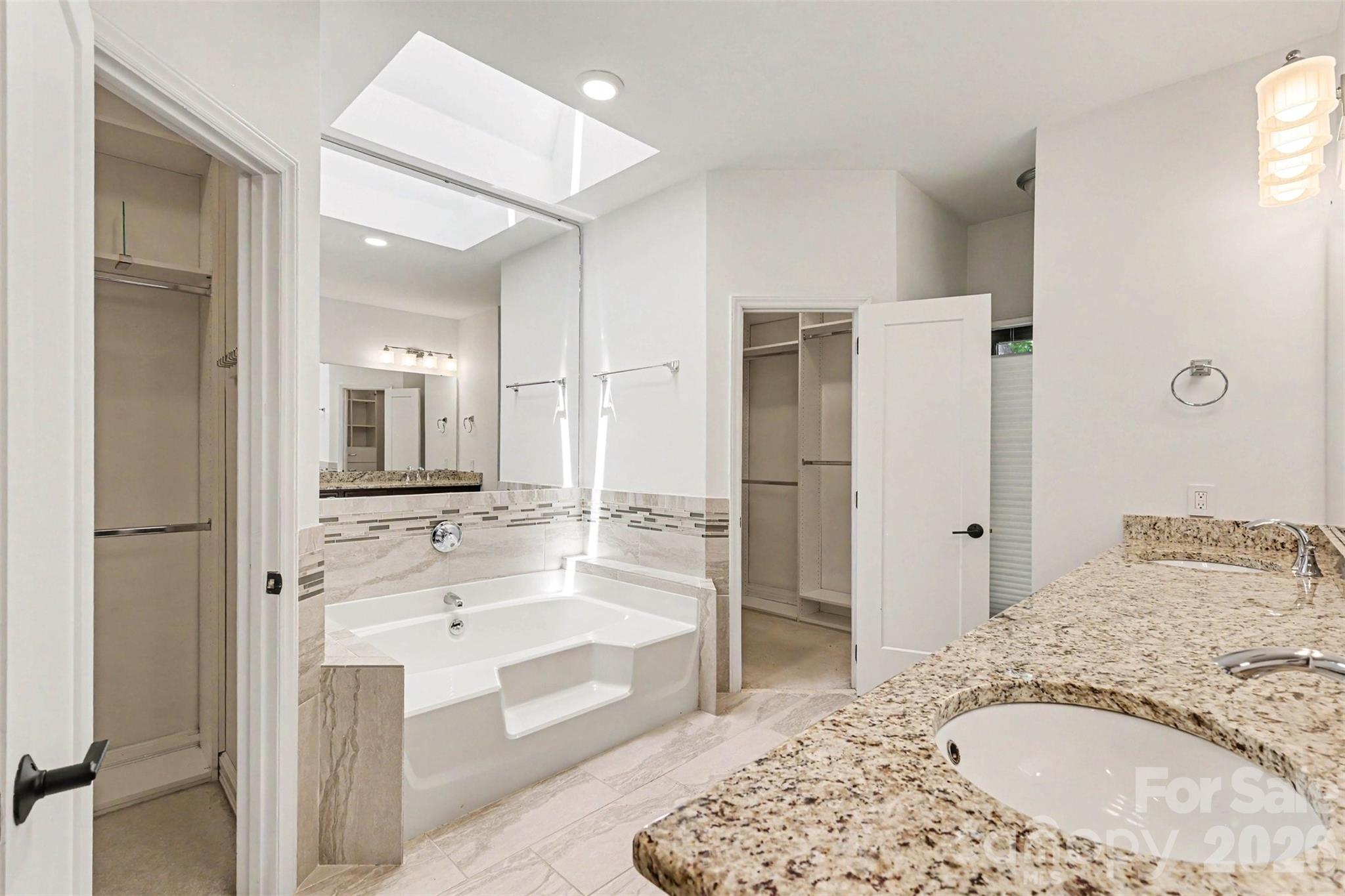 5123 Randolph Road — Charlotte