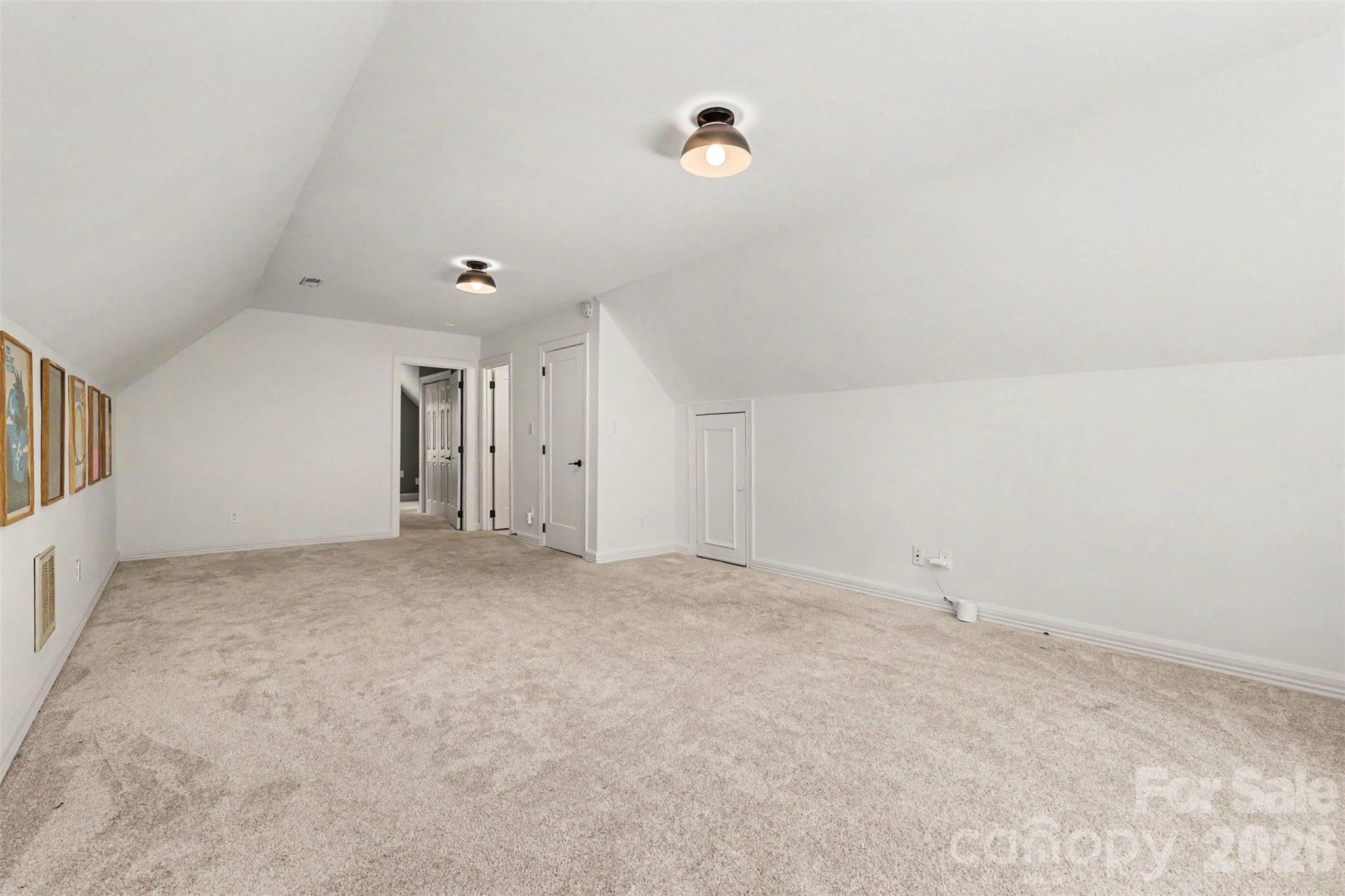 5123 Randolph Road — Charlotte