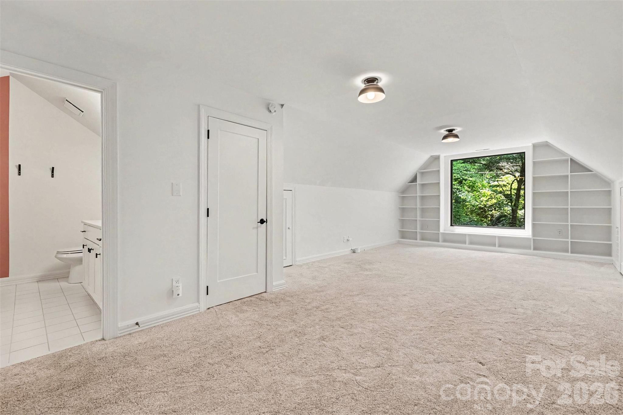 5123 Randolph Road — Charlotte