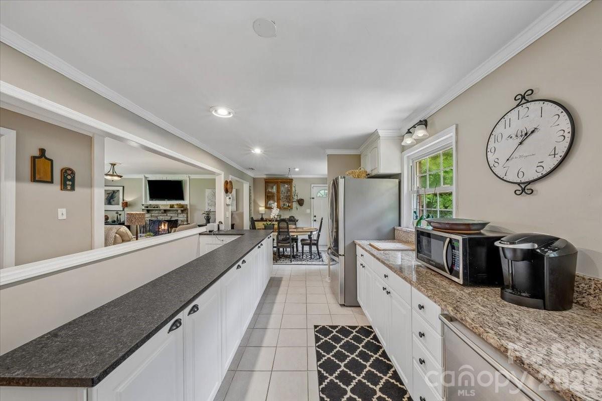 1135 Blueberry Lane — Charlotte