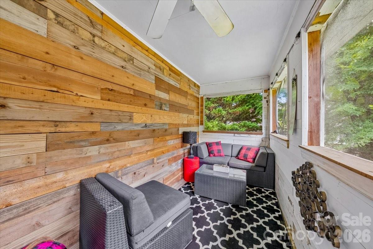 1135 Blueberry Lane — Charlotte