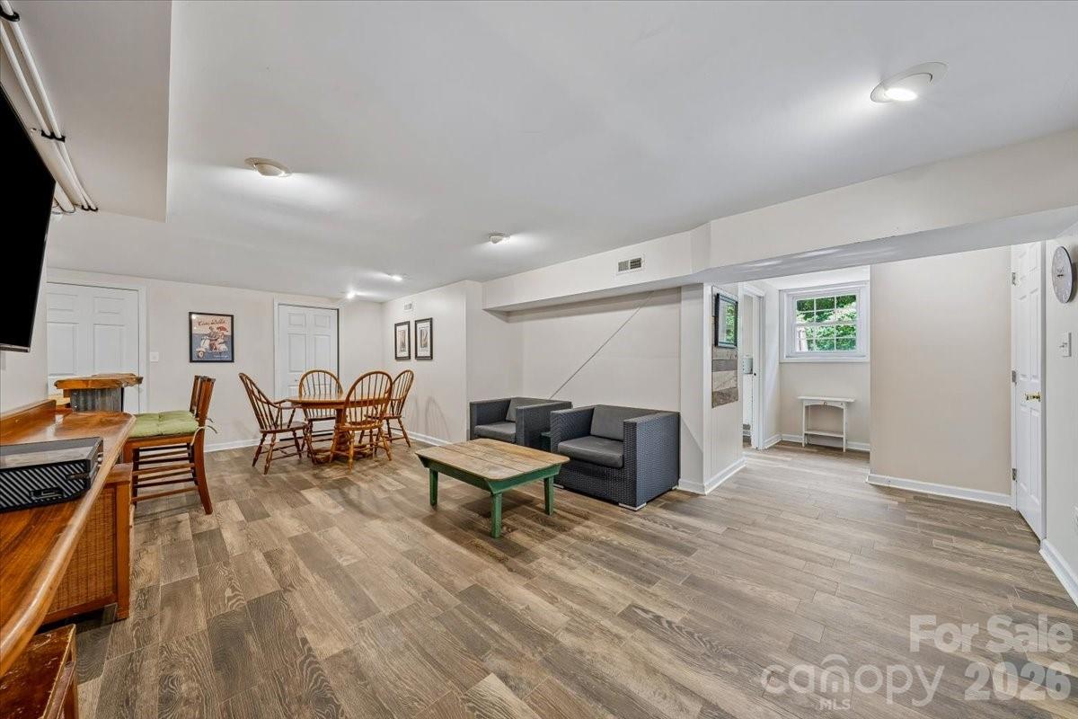 1135 Blueberry Lane — Charlotte