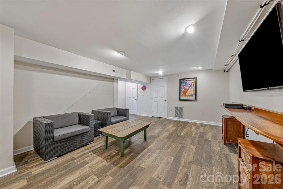 1135 Blueberry Lane — Charlotte