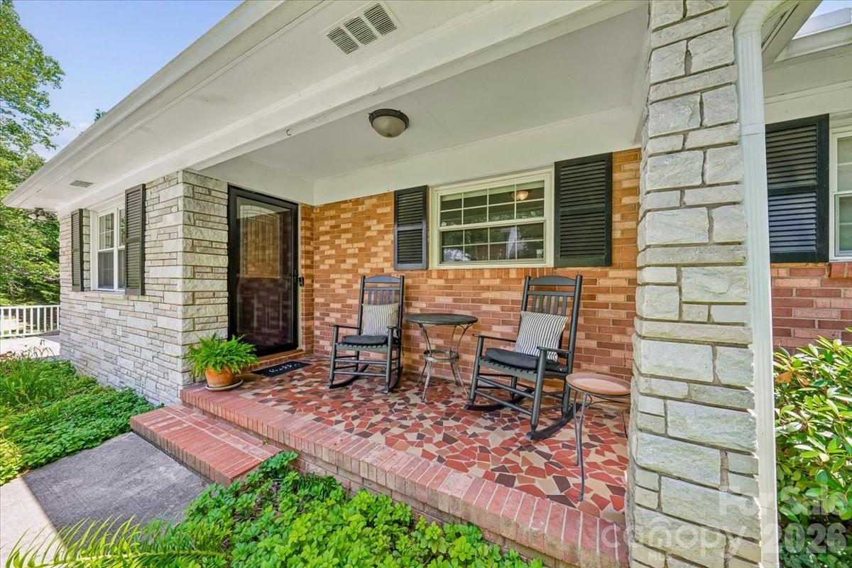 1135 Blueberry Lane — Charlotte