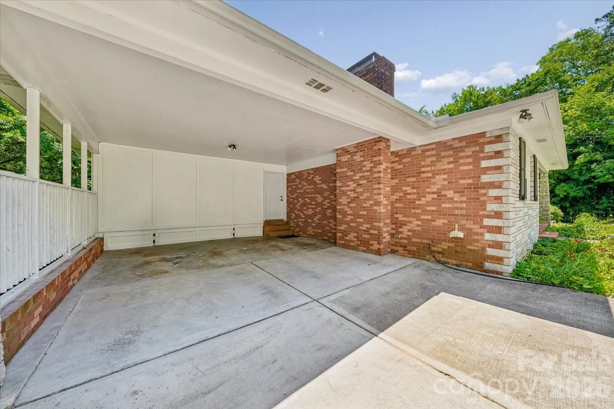 1135 Blueberry Lane — Charlotte