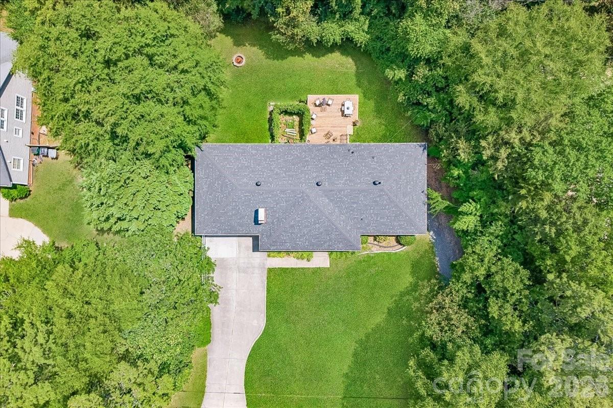 1135 Blueberry Lane — Charlotte