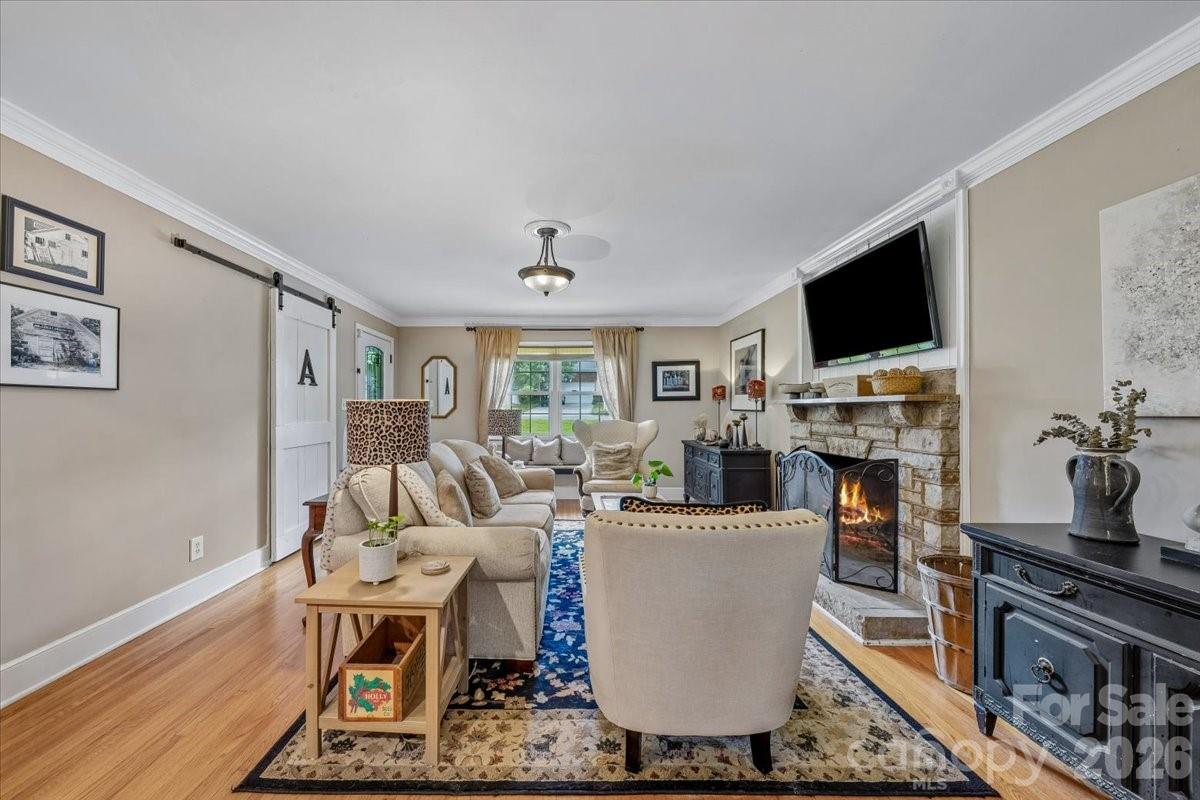 1135 Blueberry Lane — Charlotte