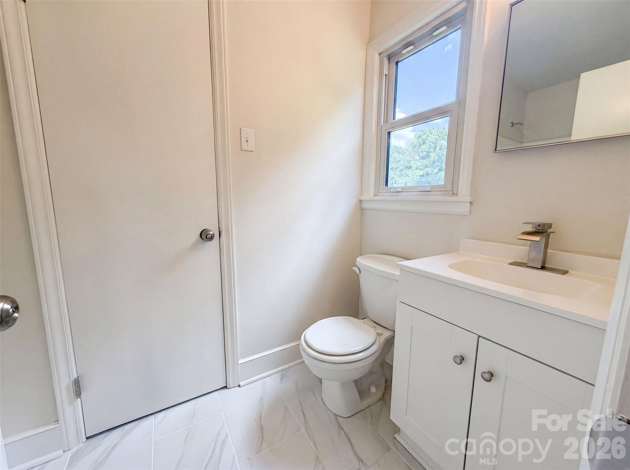 1911 Amberhill Lane — Charlotte