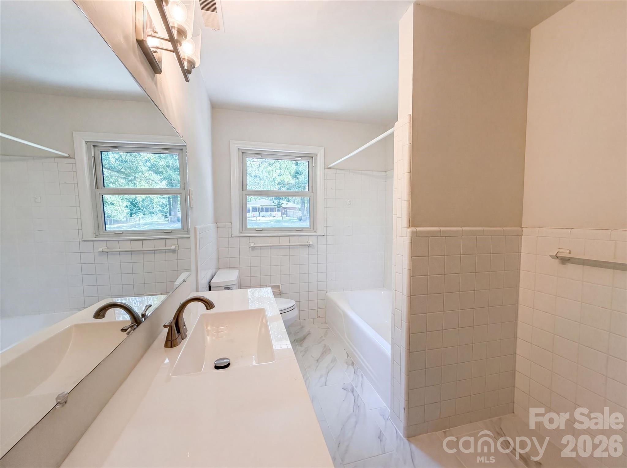 1911 Amberhill Lane — Charlotte