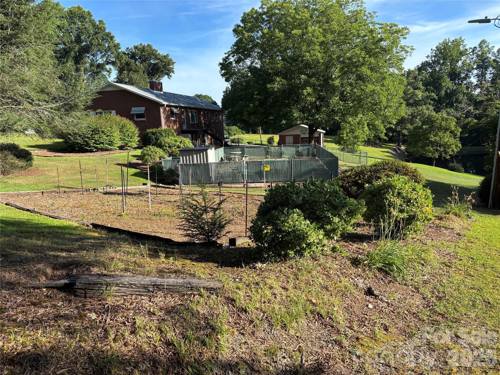 390 Airport Road — Taylorsville