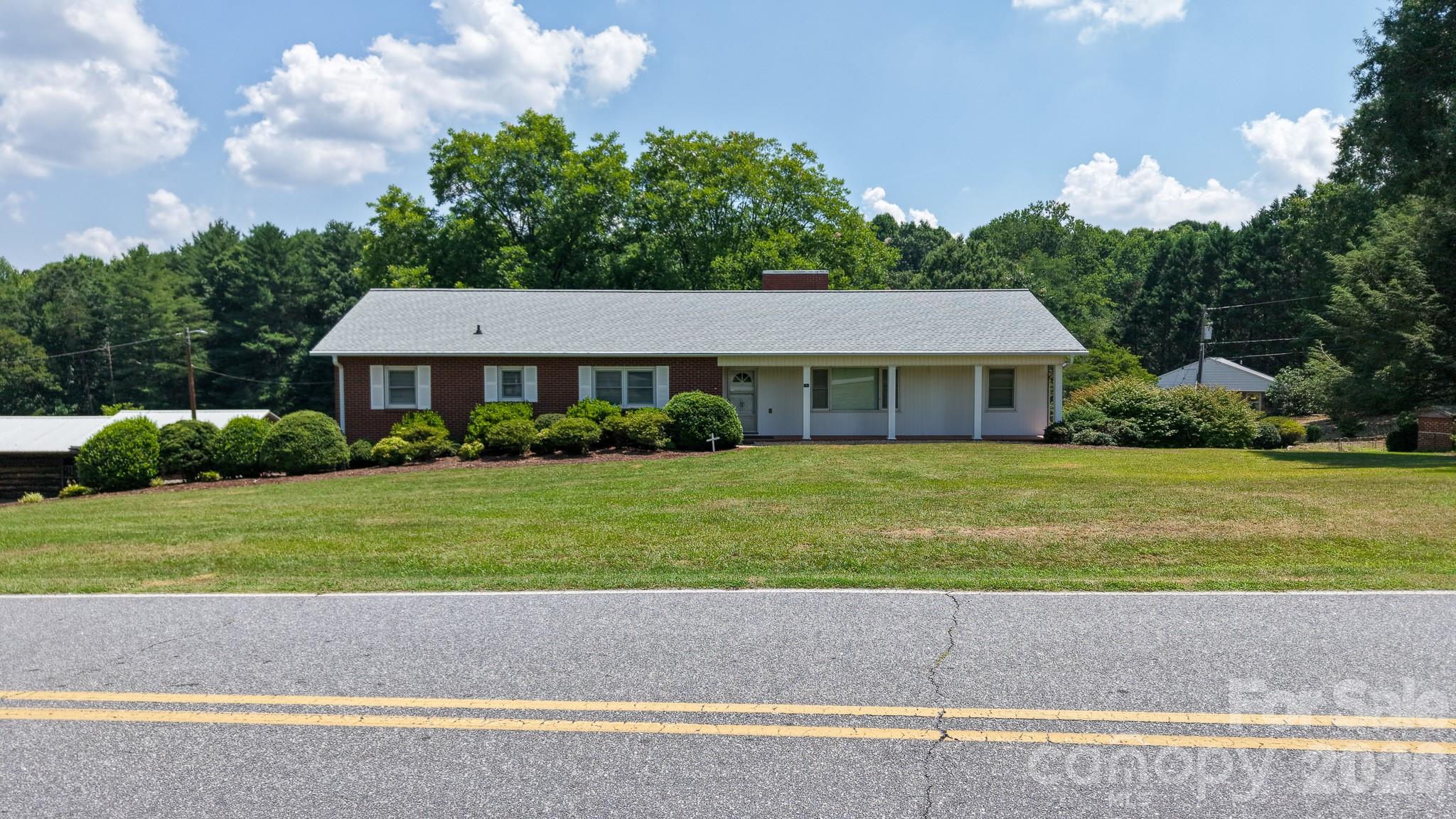 390 Airport Road — Taylorsville