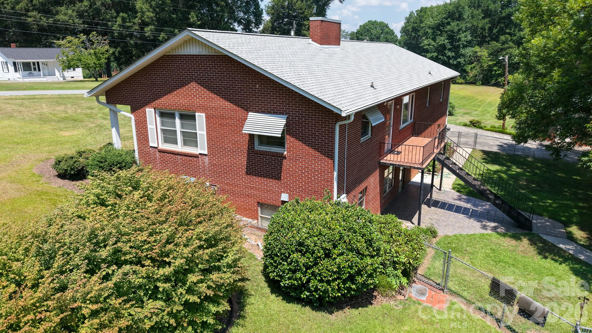 390 Airport Road — Taylorsville