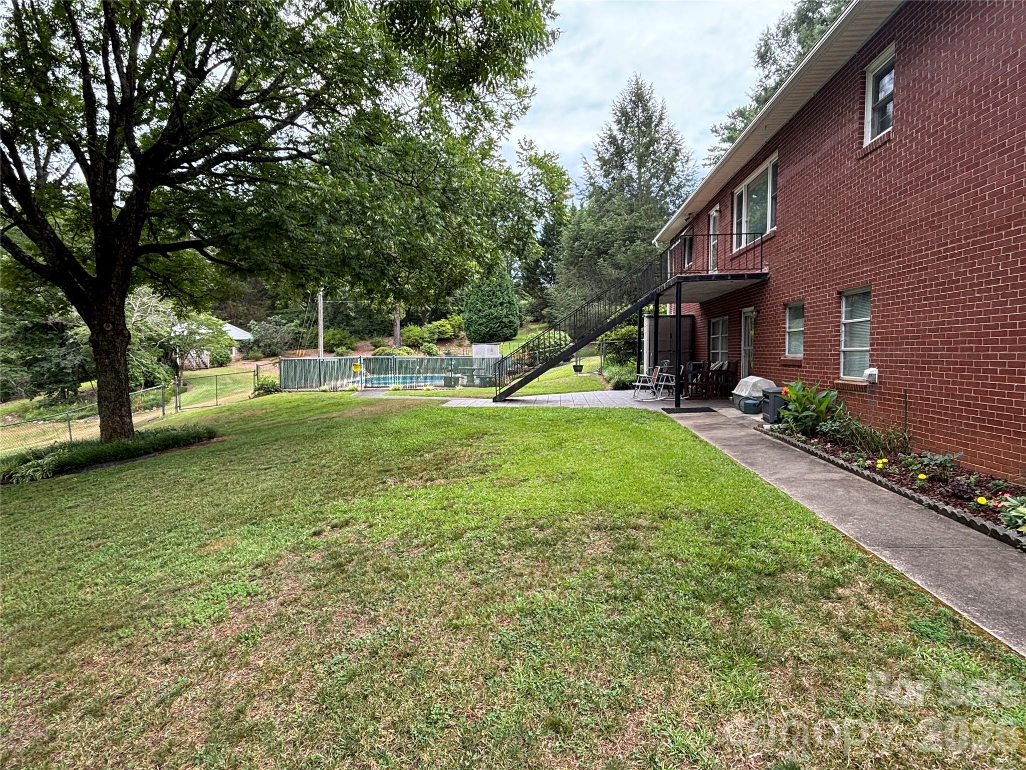390 Airport Road — Taylorsville
