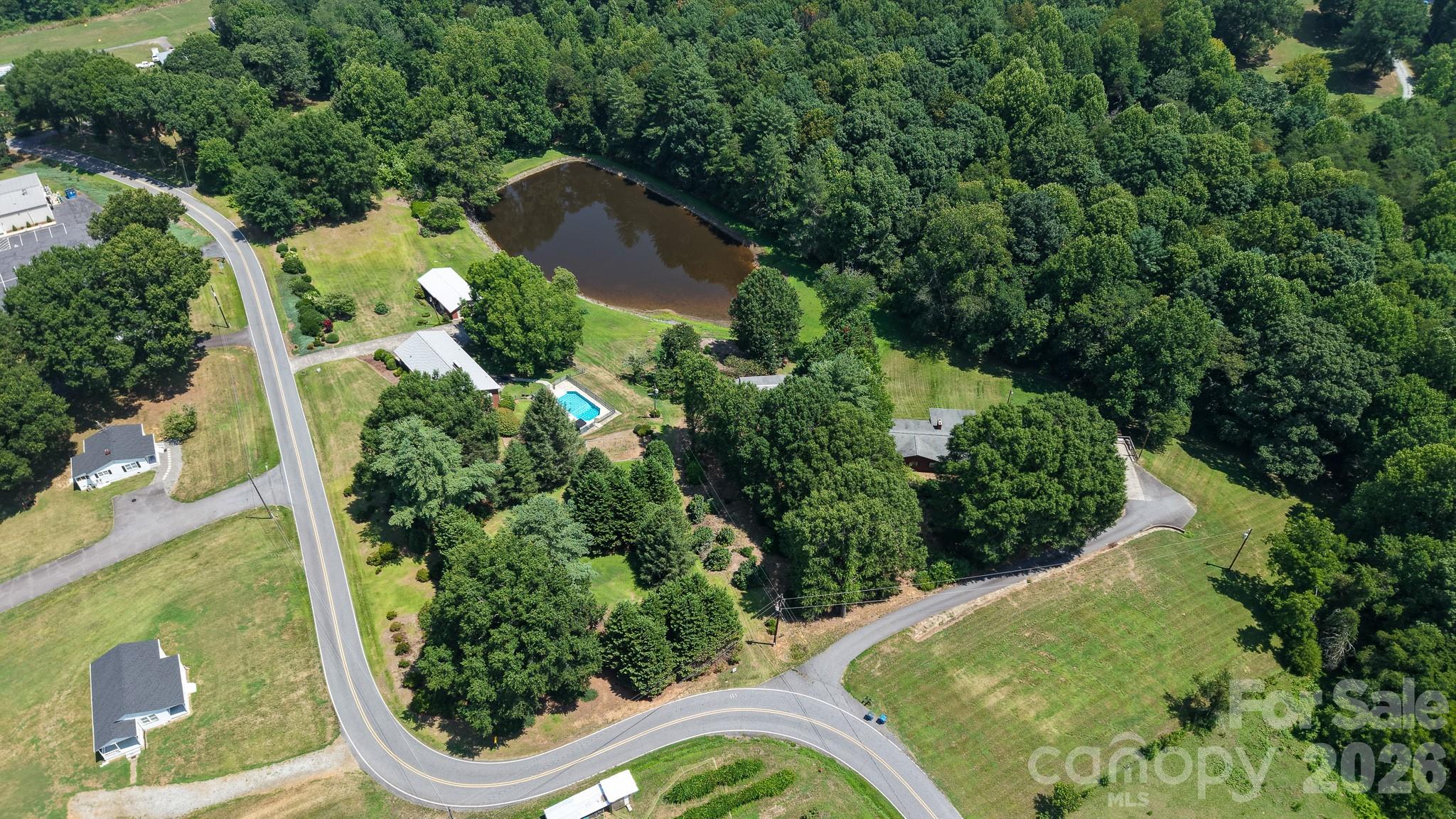 390 Airport Road — Taylorsville