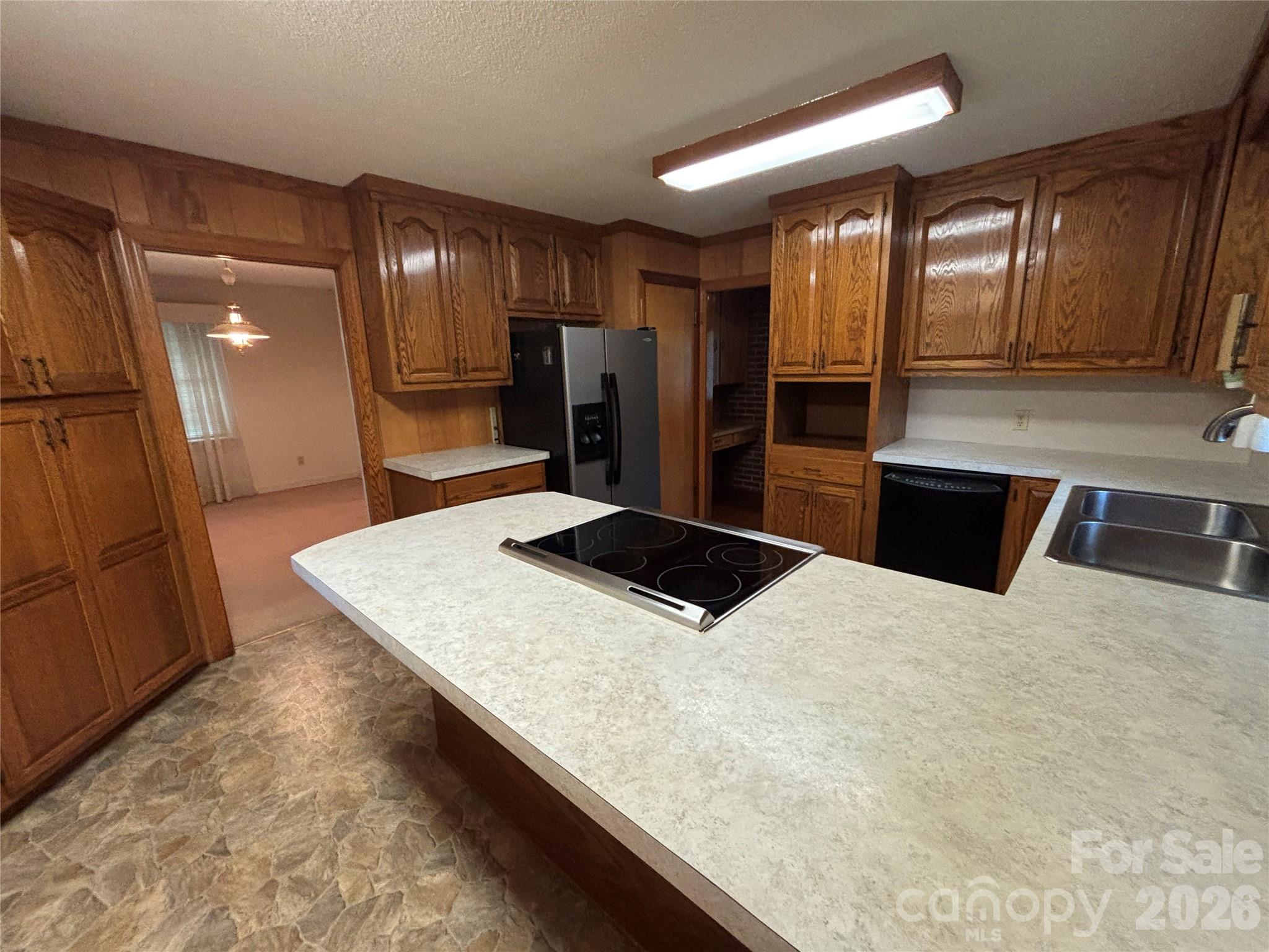 390 Airport Road — Taylorsville