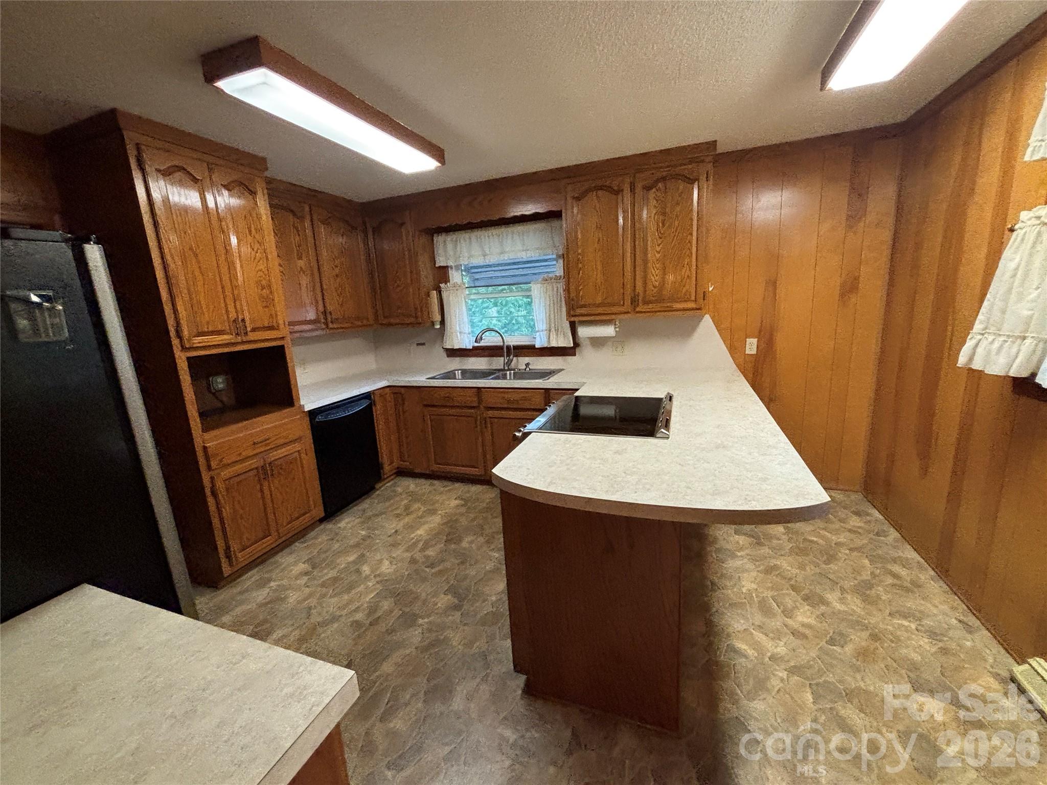 390 Airport Road — Taylorsville