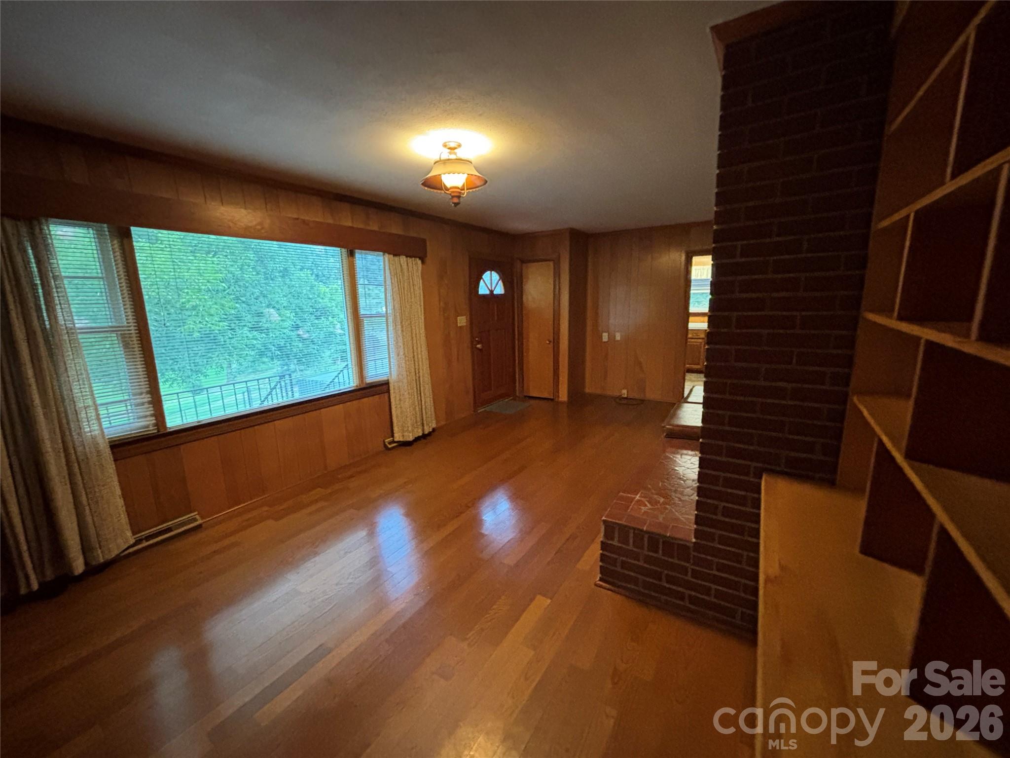 390 Airport Road — Taylorsville