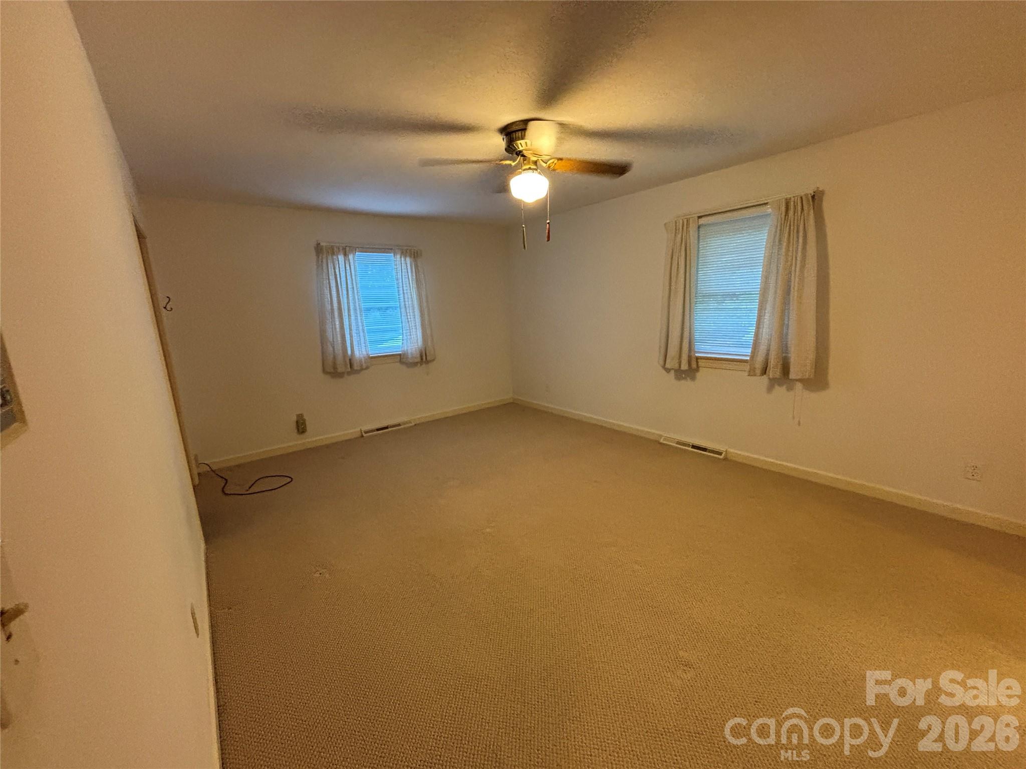 390 Airport Road — Taylorsville
